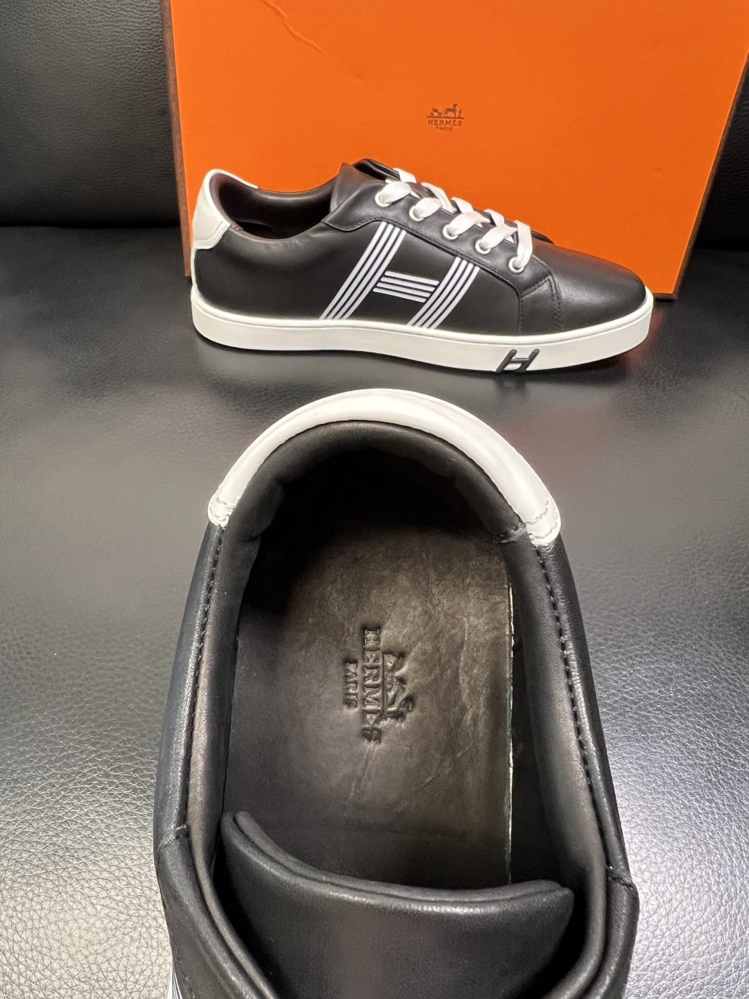 Hermes 高品质 顶级工艺品 爱马仕 专柜同步发售原厂配置，意大利进口原版牛皮面料，高品质拼接工艺，