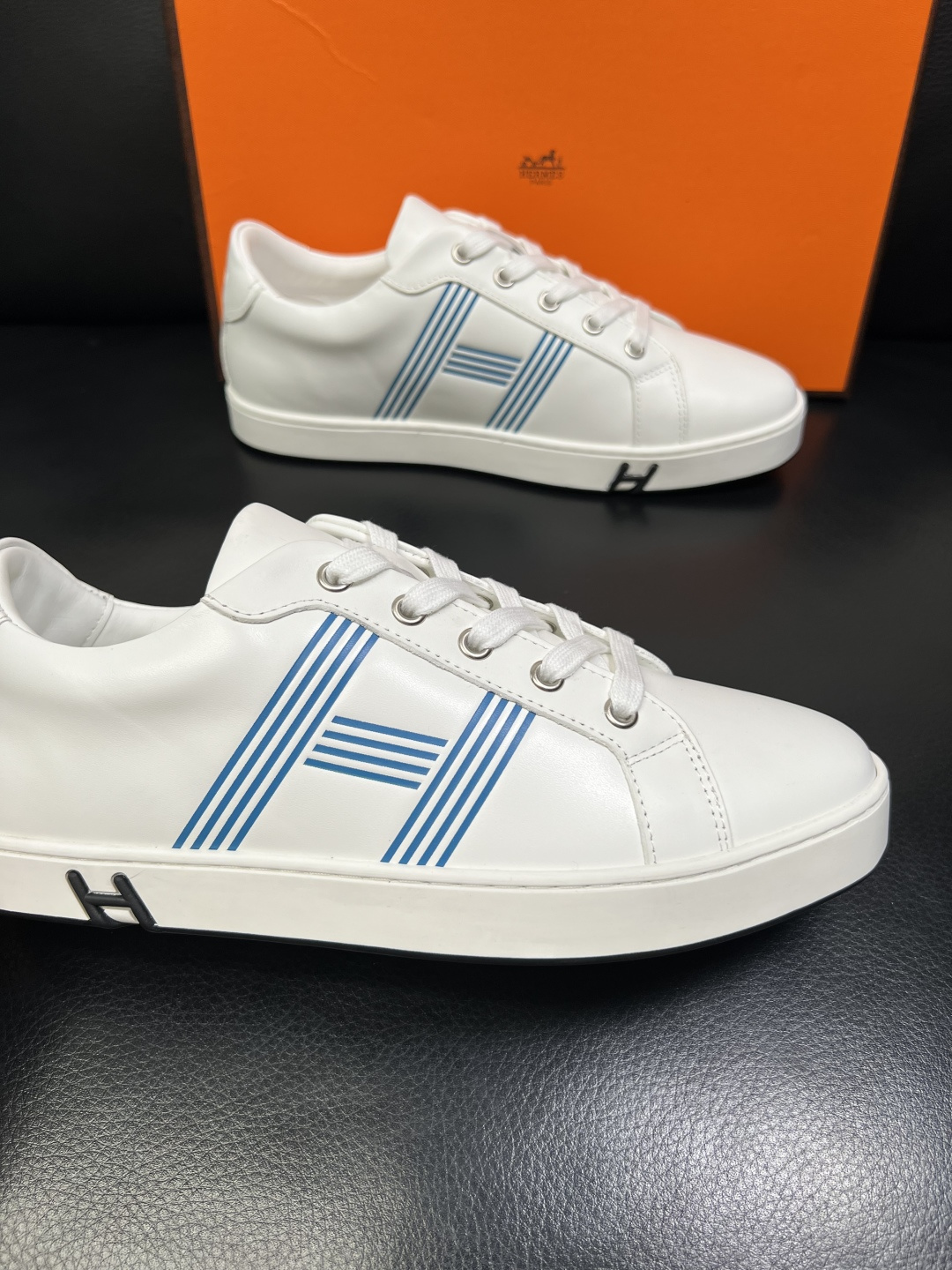 Hermes 高品质 顶级工艺品 爱马仕 专柜同步发售原厂配置，意大利进口原版牛皮面料，高品质拼接工艺，