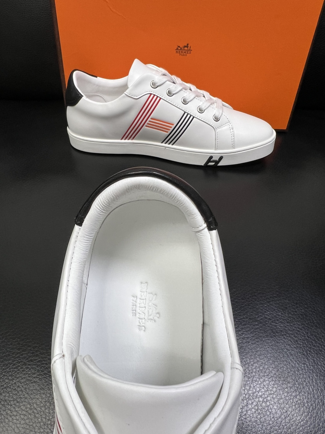 Hermes 高品质 顶级工艺品 爱马仕 专柜同步发售原厂配置，意大利进口原版牛皮面料，高品质拼接工艺，