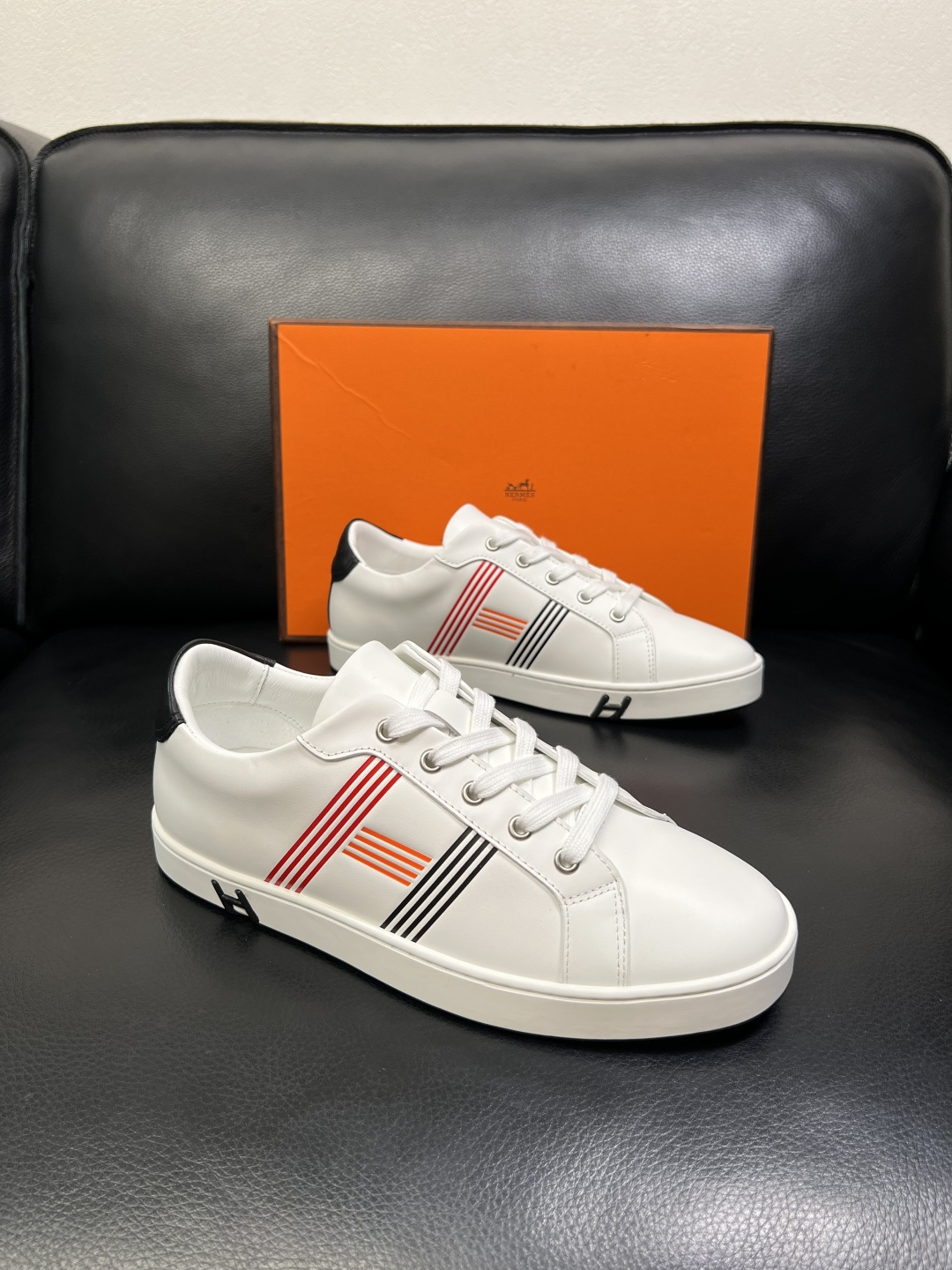 Hermes 高品质 顶级工艺品 爱马仕 专柜同步发售原厂配置，意大利进口原版牛皮面料，高品质拼接工艺，