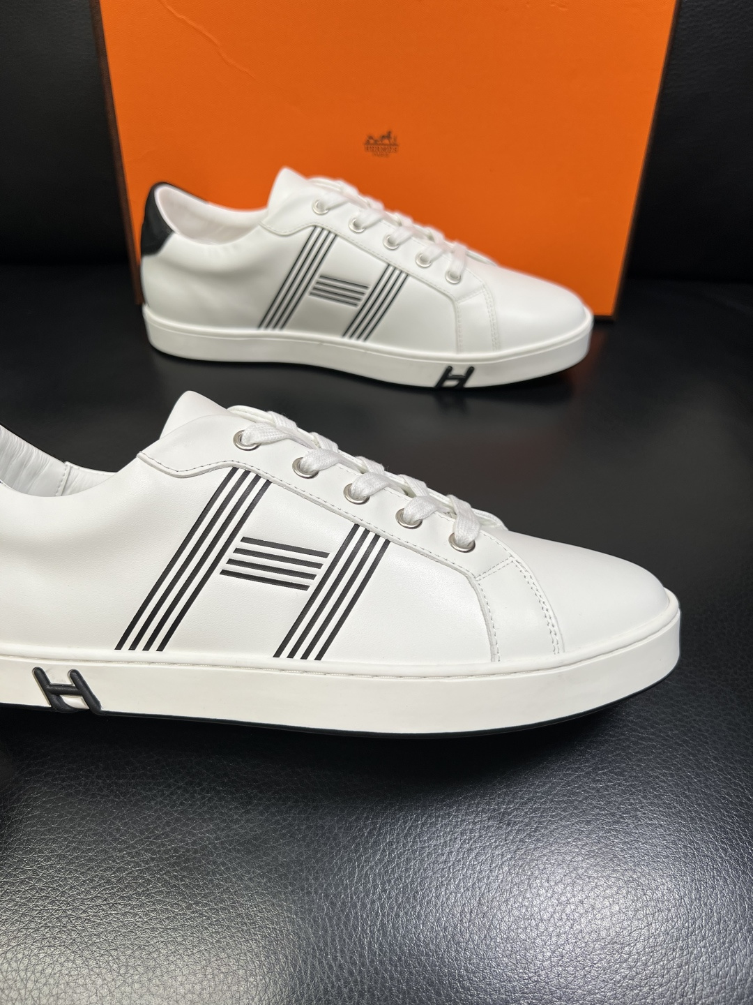 Hermes 高品质 顶级工艺品 爱马仕 专柜同步发售原厂配置，意大利进口原版牛皮面料，高品质拼接工艺，