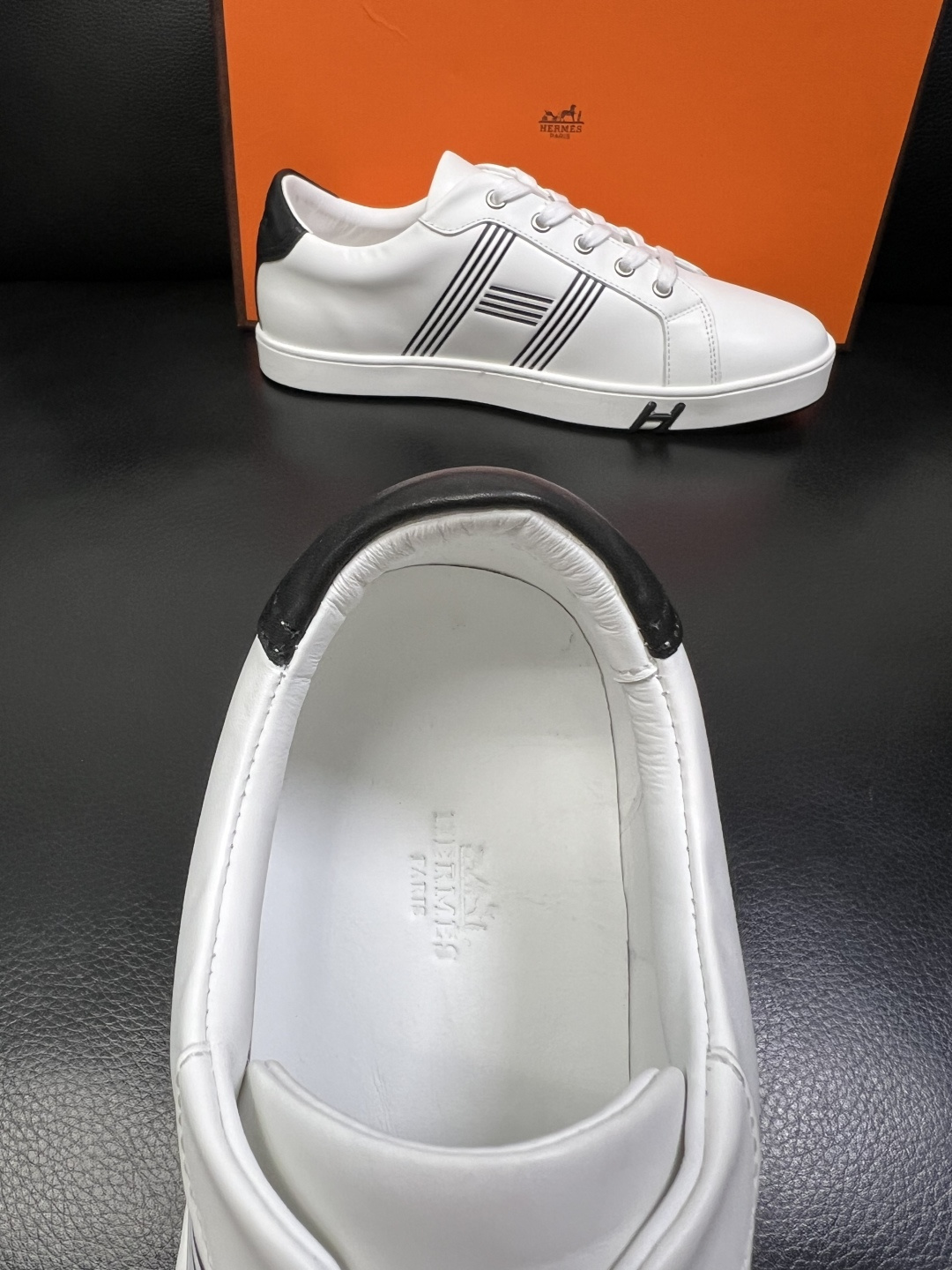 Hermes 高品质 顶级工艺品 爱马仕 专柜同步发售原厂配置，意大利进口原版牛皮面料，高品质拼接工艺，