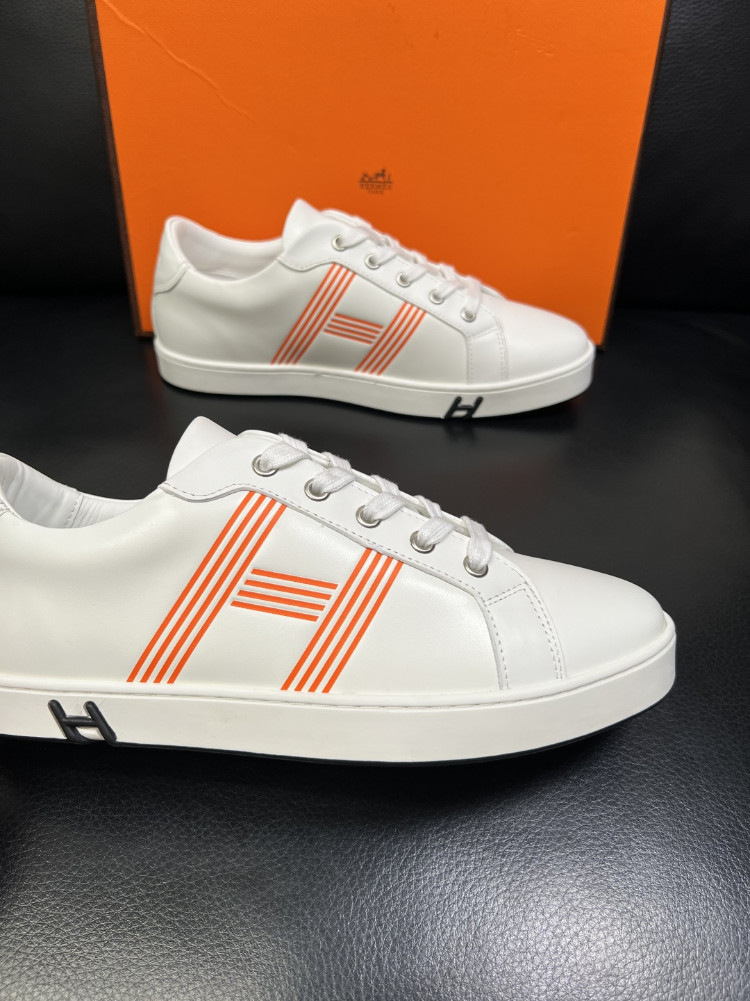 Hermes 高品质 顶级工艺品 爱马仕 专柜同步发售原厂配置，意大利进口原版牛皮面料，高品质拼接工艺，