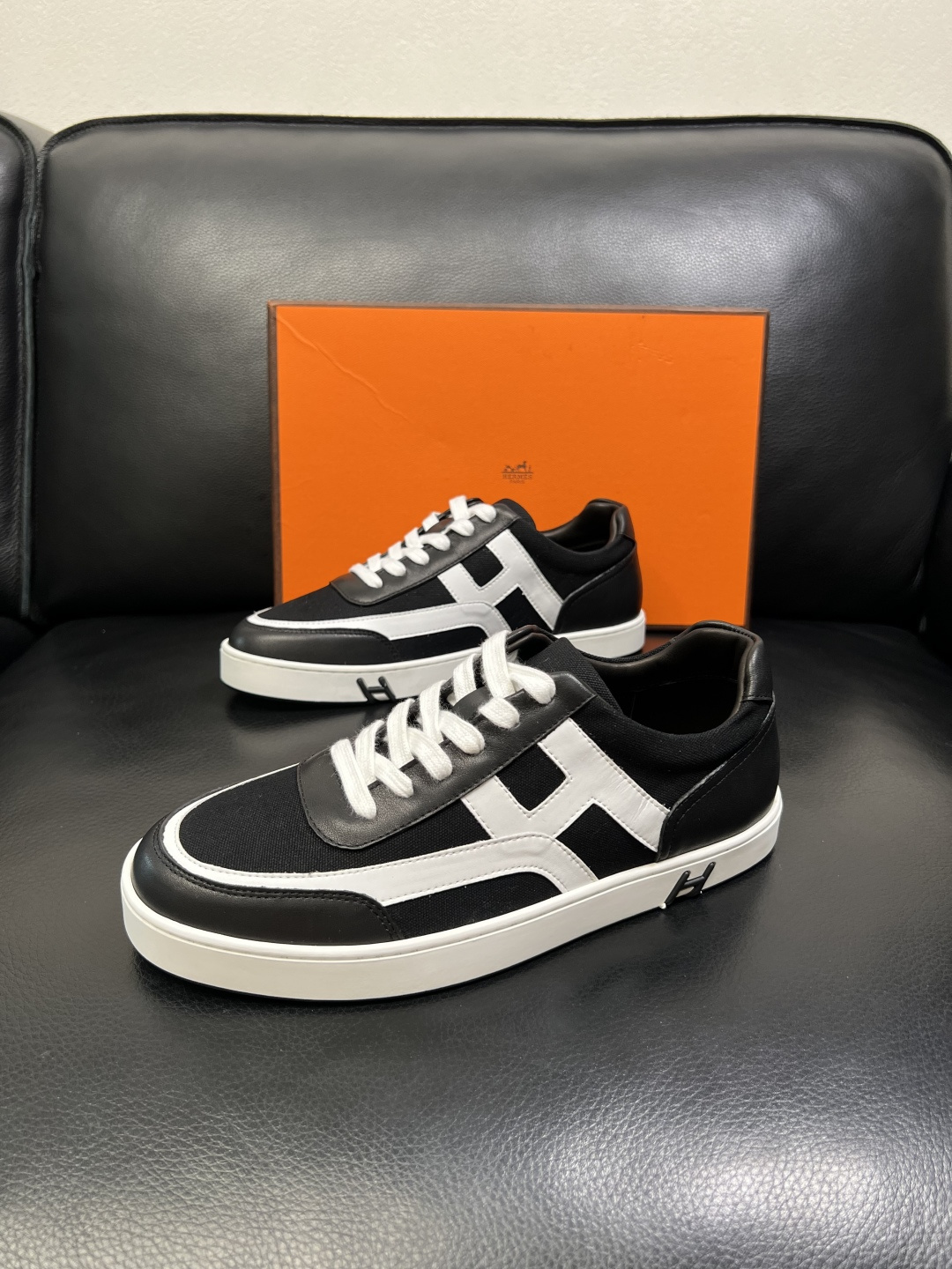 Hermes 高品质 顶级工艺品 爱马仕 专柜同步发售原厂配置，意大利进口原版牛皮面料，高品质拼接工艺，