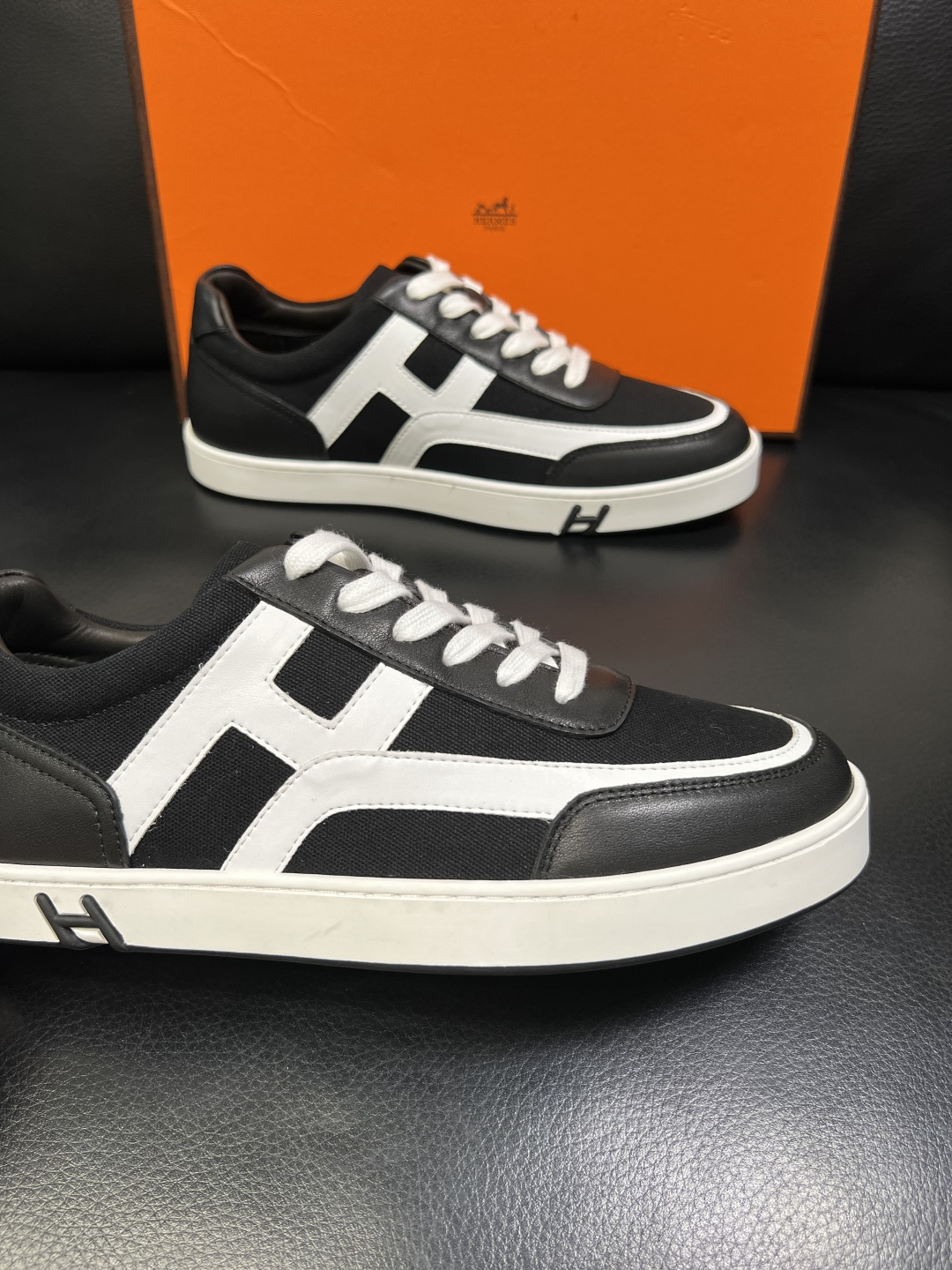 Hermes 高品质 顶级工艺品 爱马仕 专柜同步发售原厂配置，意大利进口原版牛皮面料，高品质拼接工艺，