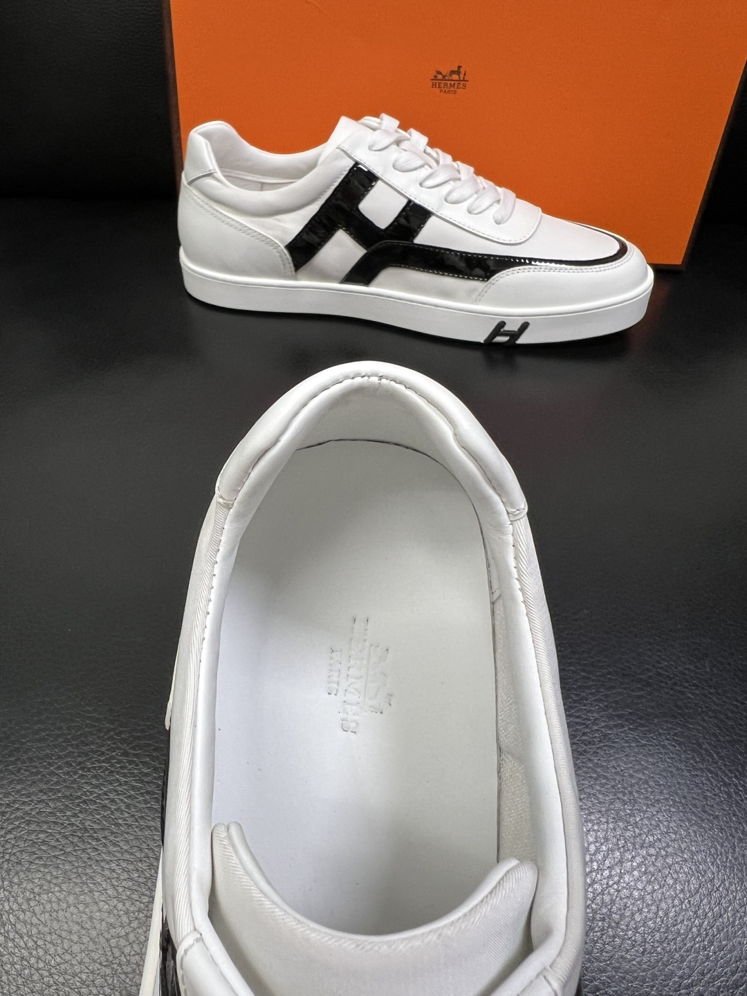 Hermes 高品质 顶级工艺品 爱马仕 专柜同步发售原厂配置，意大利进口原版牛皮面料，高品质拼接工艺，