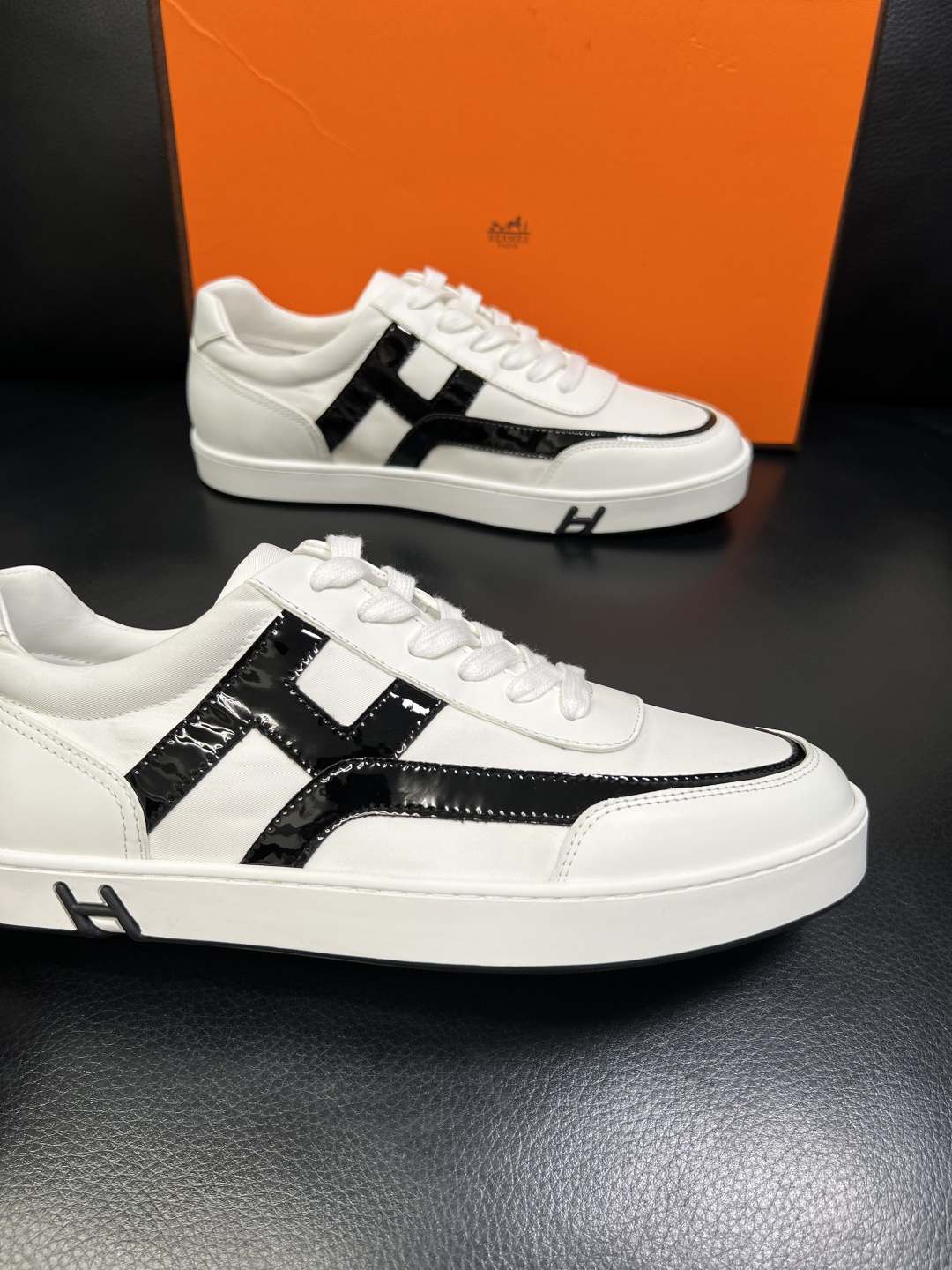 Hermes 高品质 顶级工艺品 爱马仕 专柜同步发售原厂配置，意大利进口原版牛皮面料，高品质拼接工艺，