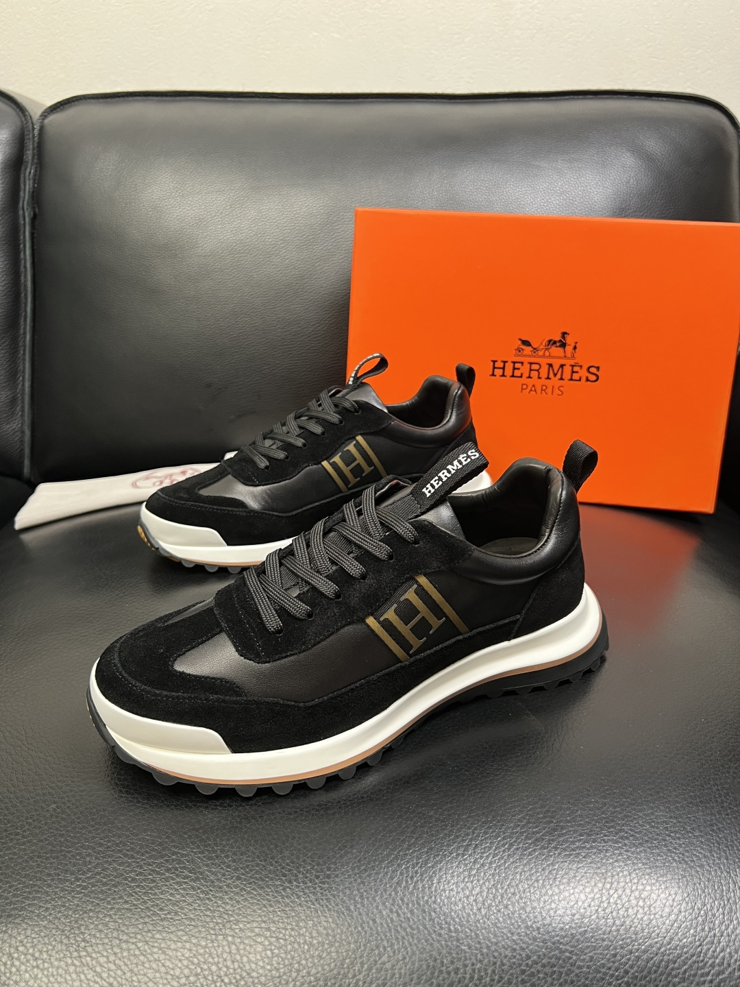 Hermes 高品质 顶级工艺品 爱马仕 专柜同步发售原厂配置，意大利进口原版牛皮面料，高品质拼接工艺，