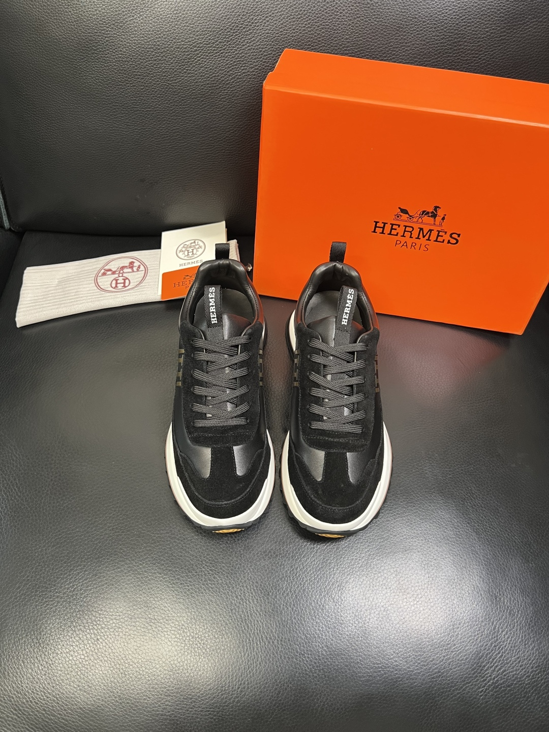 Hermes 高品质 顶级工艺品 爱马仕 专柜同步发售原厂配置，意大利进口原版牛皮面料，高品质拼接工艺，