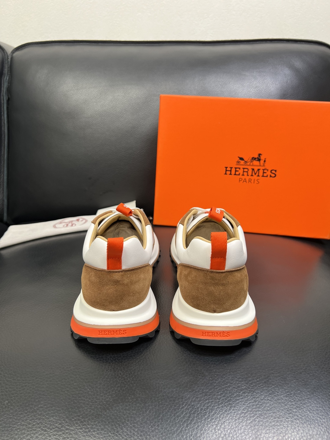 Hermes 高品质 顶级工艺品 爱马仕 专柜同步发售原厂配置，意大利进口原版牛皮面料，高品质拼接工艺，