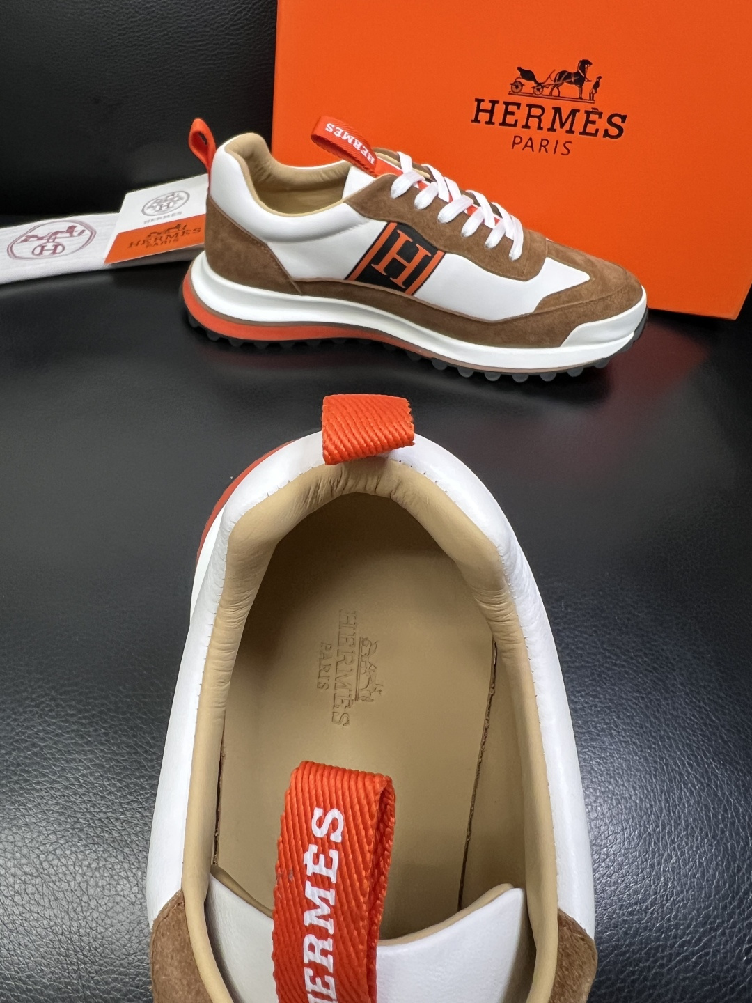 Hermes 高品质 顶级工艺品 爱马仕 专柜同步发售原厂配置，意大利进口原版牛皮面料，高品质拼接工艺，