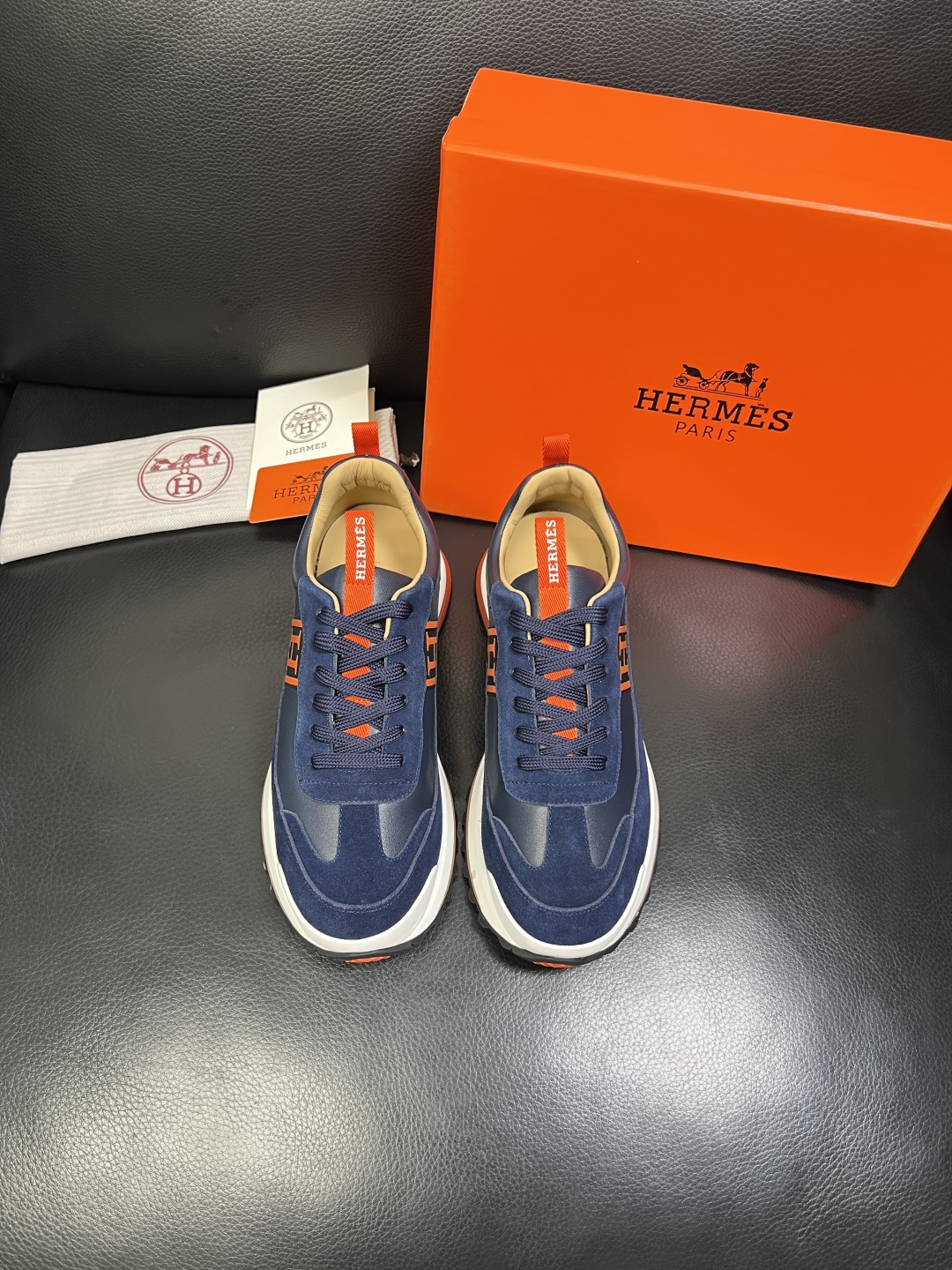 Hermes 高品质 顶级工艺品 爱马仕 专柜同步发售原厂配置，意大利进口原版牛皮面料，高品质拼接工艺，