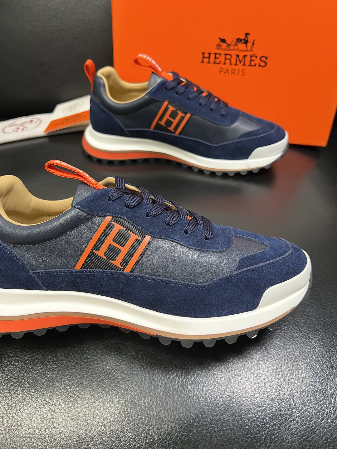 Hermes 高品质 顶级工艺品 爱马仕 专柜同步发售原厂配置，意大利进口原版牛皮面料，高品质拼接工艺，