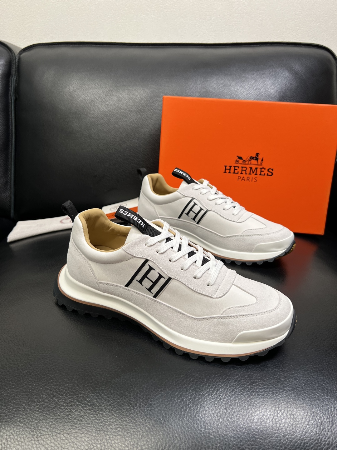 Hermes 高品质 顶级工艺品 爱马仕 专柜同步发售原厂配置，意大利进口原版牛皮面料，高品质拼接工艺，