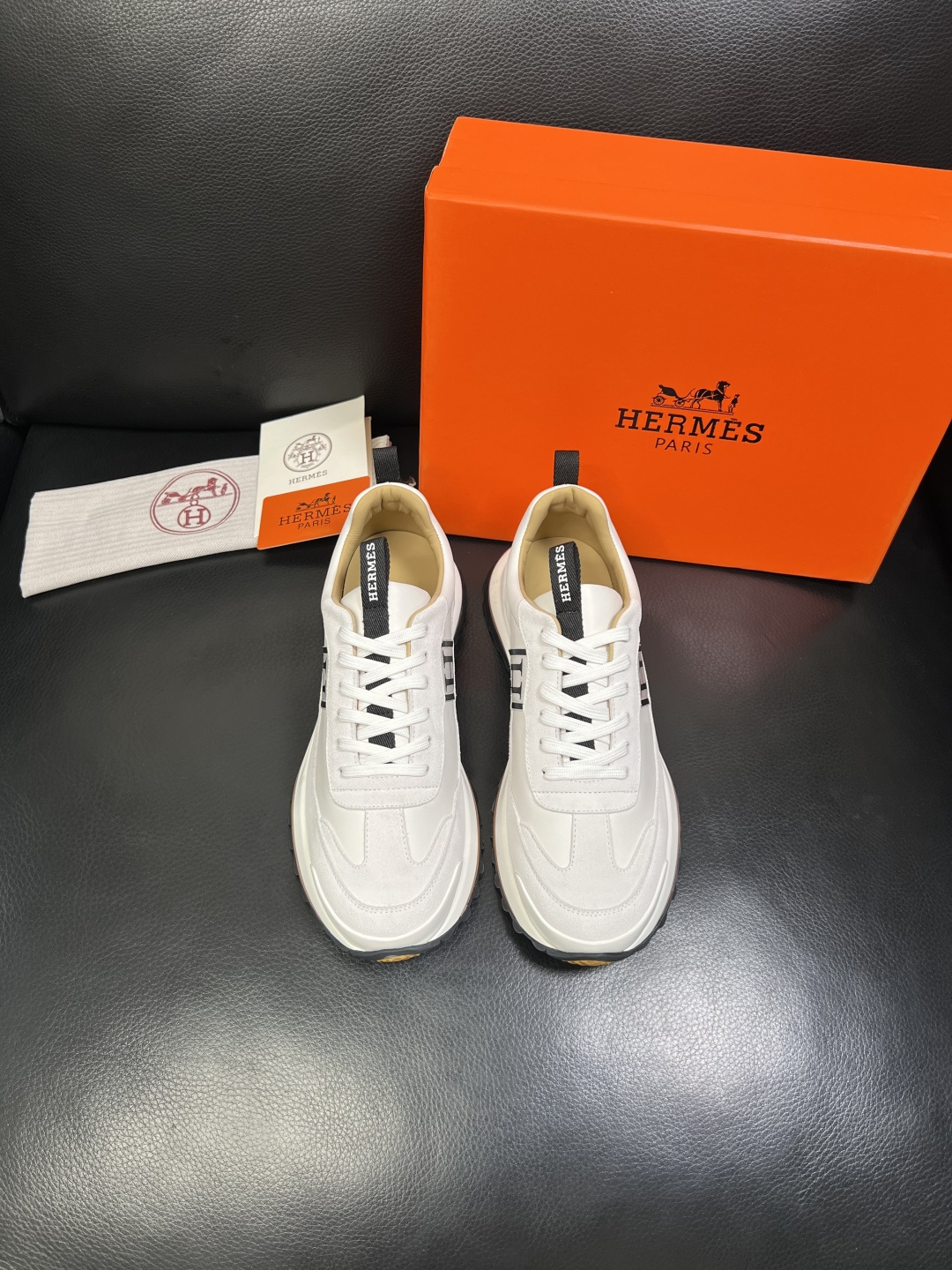 Hermes 高品质 顶级工艺品 爱马仕 专柜同步发售原厂配置，意大利进口原版牛皮面料，高品质拼接工艺，