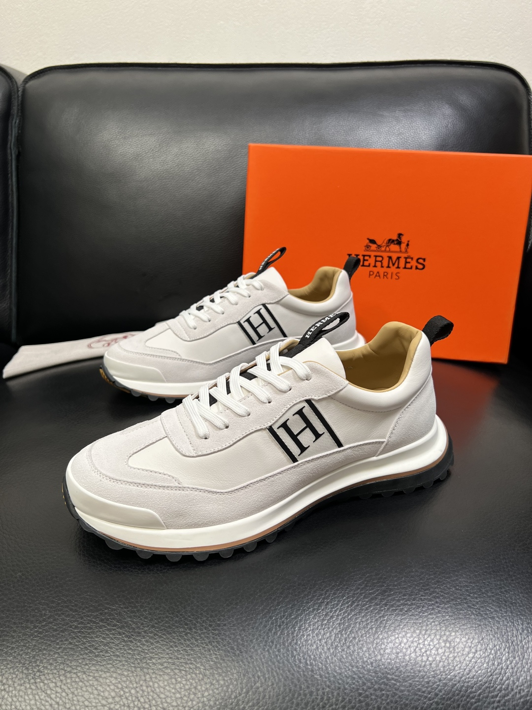 Hermes 高品质 顶级工艺品 爱马仕 专柜同步发售原厂配置，意大利进口原版牛皮面料，高品质拼接工艺，