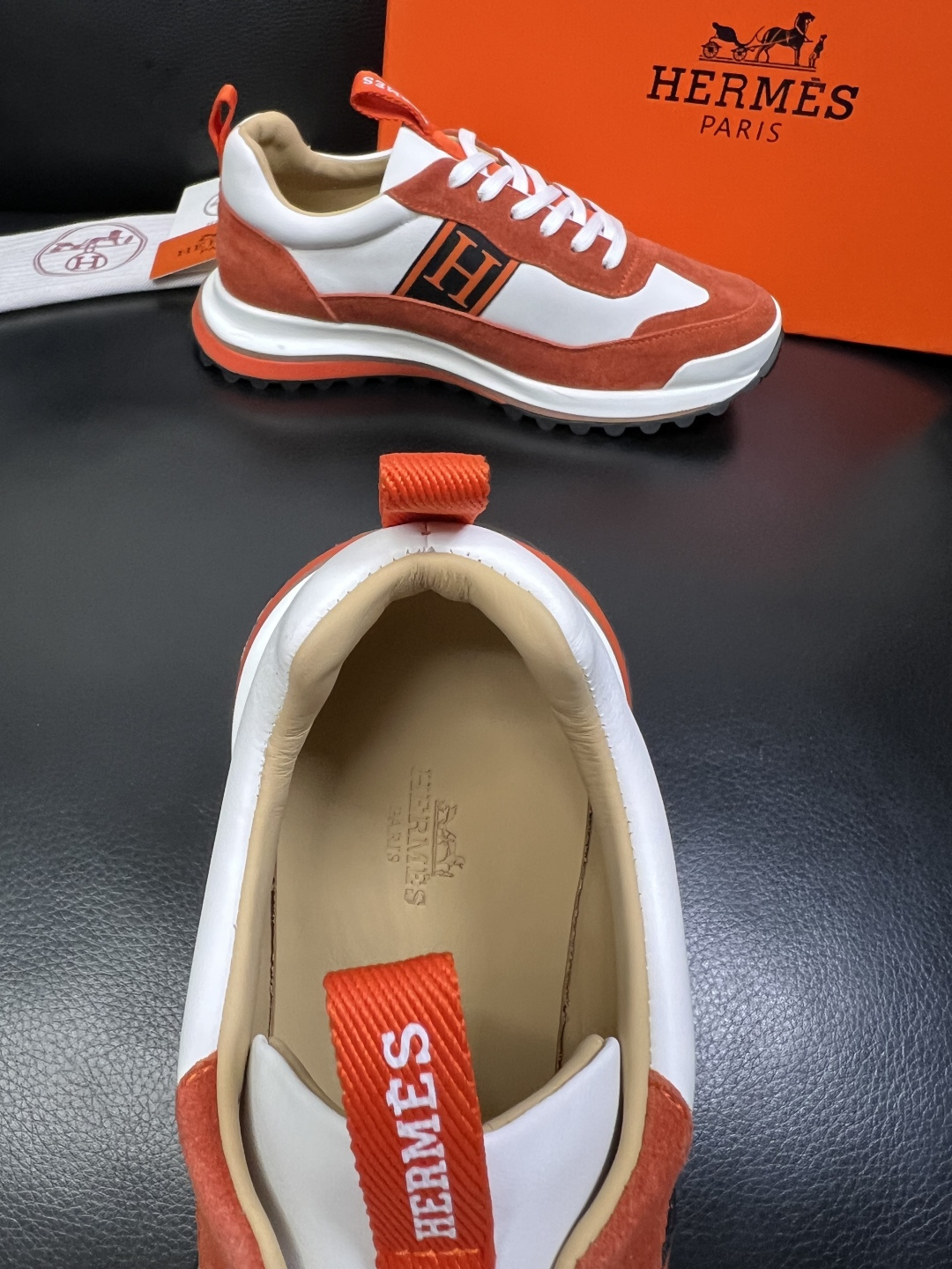 Hermes 高品质 顶级工艺品 爱马仕 专柜同步发售原厂配置，意大利进口原版牛皮面料，高品质拼接工艺，