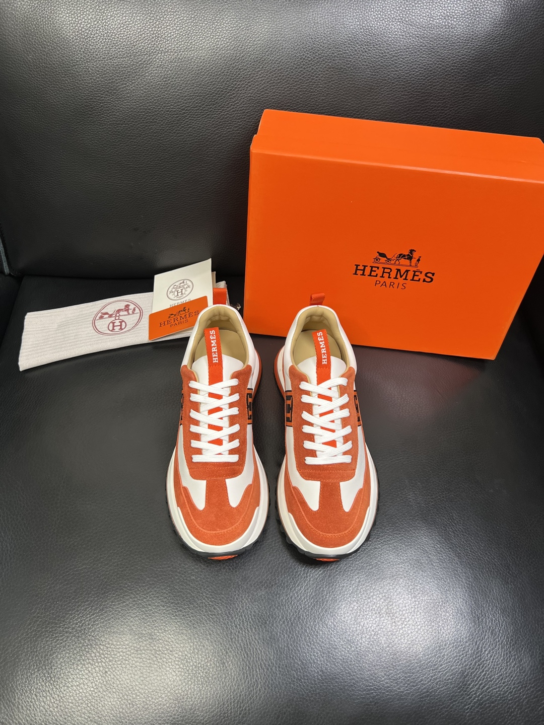 Hermes 高品质 顶级工艺品 爱马仕 专柜同步发售原厂配置，意大利进口原版牛皮面料，高品质拼接工艺，