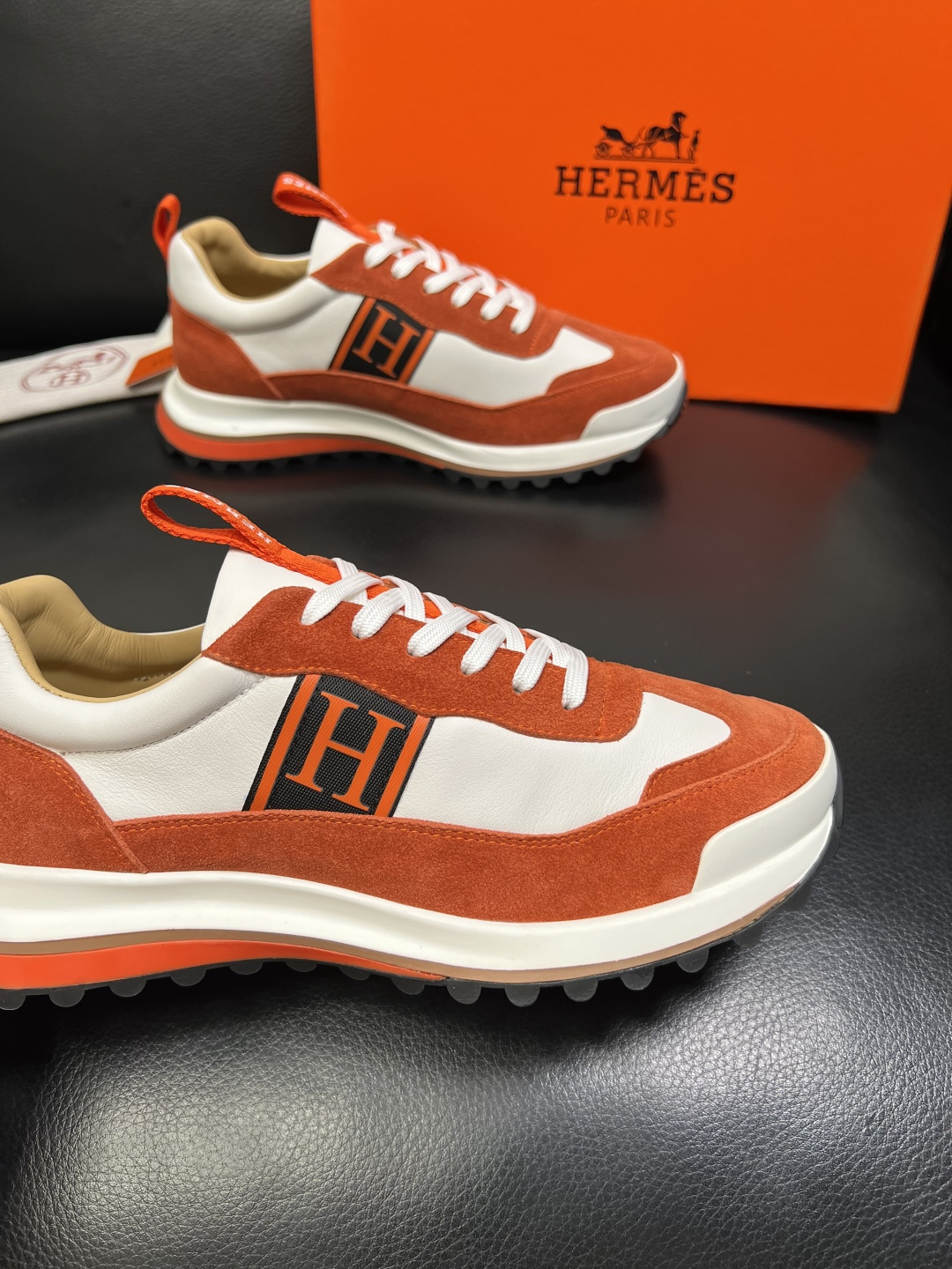 Hermes 高品质 顶级工艺品 爱马仕 专柜同步发售原厂配置，意大利进口原版牛皮面料，高品质拼接工艺，