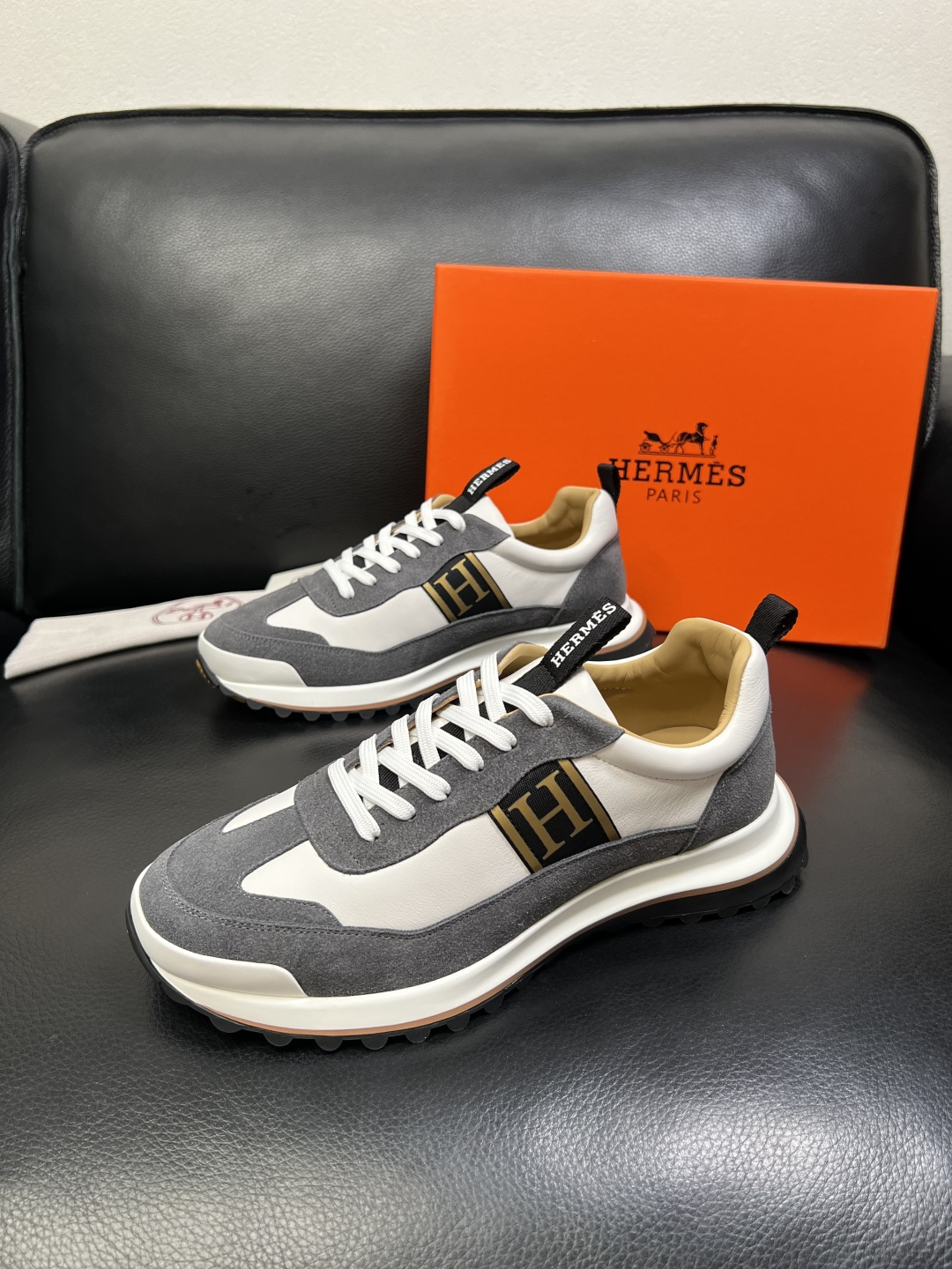 Hermes 高品质 顶级工艺品 爱马仕 专柜同步发售原厂配置，意大利进口原版牛皮面料，高品质拼接工艺，