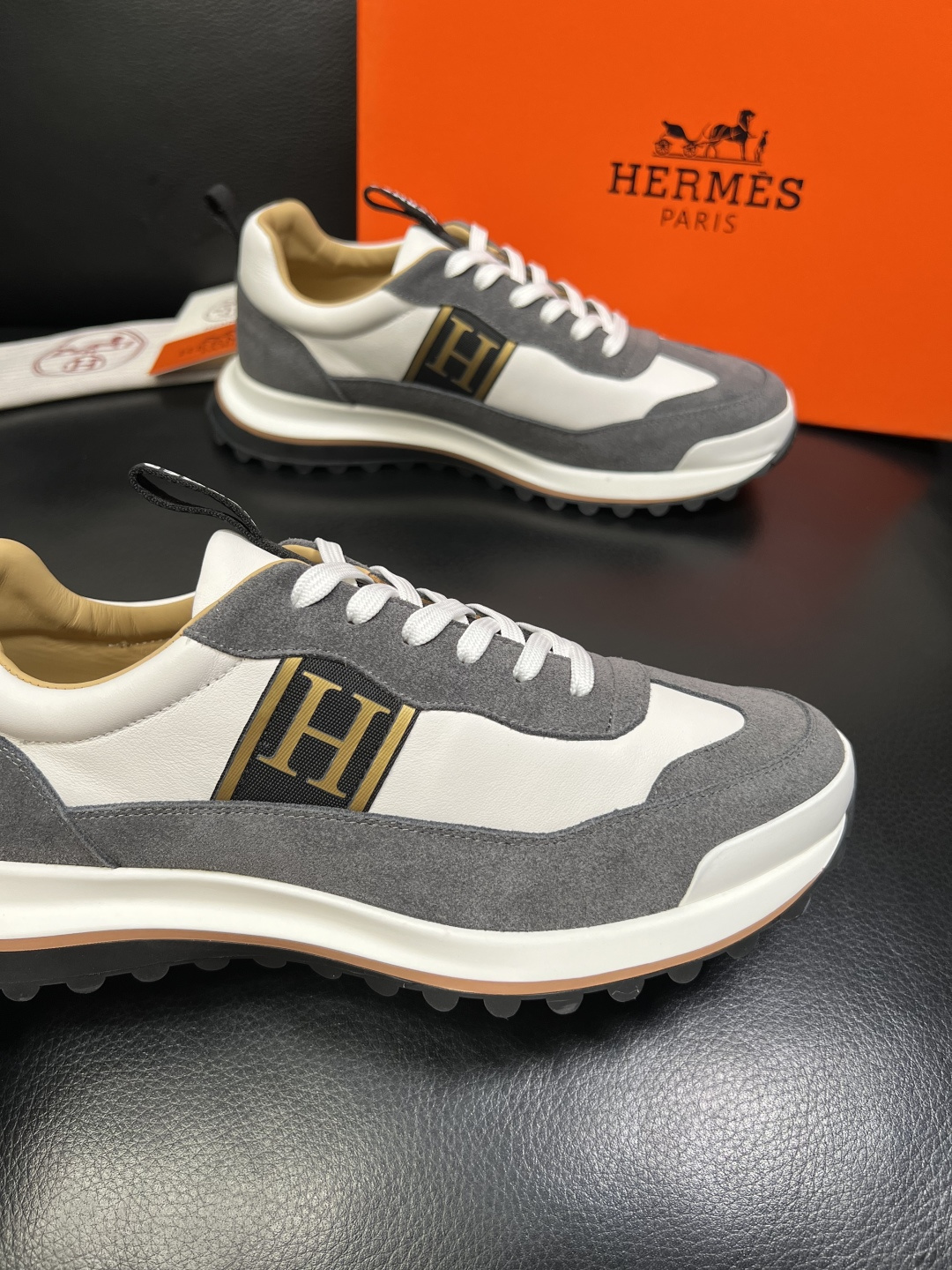 Hermes 高品质 顶级工艺品 爱马仕 专柜同步发售原厂配置，意大利进口原版牛皮面料，高品质拼接工艺，