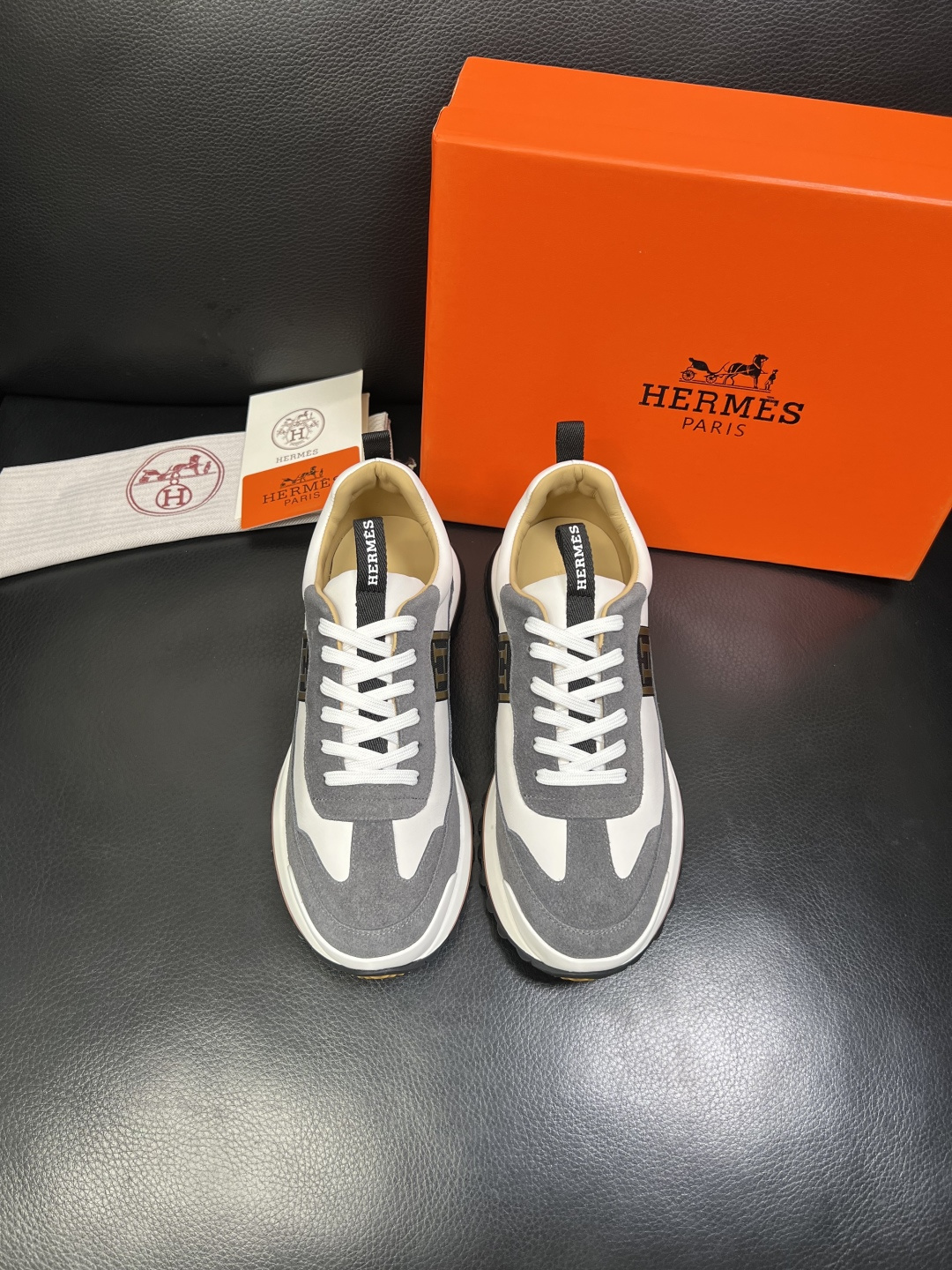 Hermes 高品质 顶级工艺品 爱马仕 专柜同步发售原厂配置，意大利进口原版牛皮面料，高品质拼接工艺，