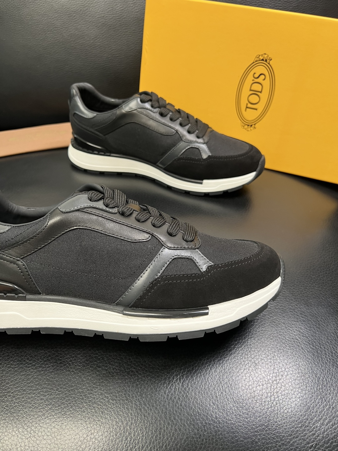 Tods 高品质 顶级工艺品 托德斯 专柜新款原厂配置，意大利进口牛皮拼布面料，进口牛里垫，透气舒适，鞋