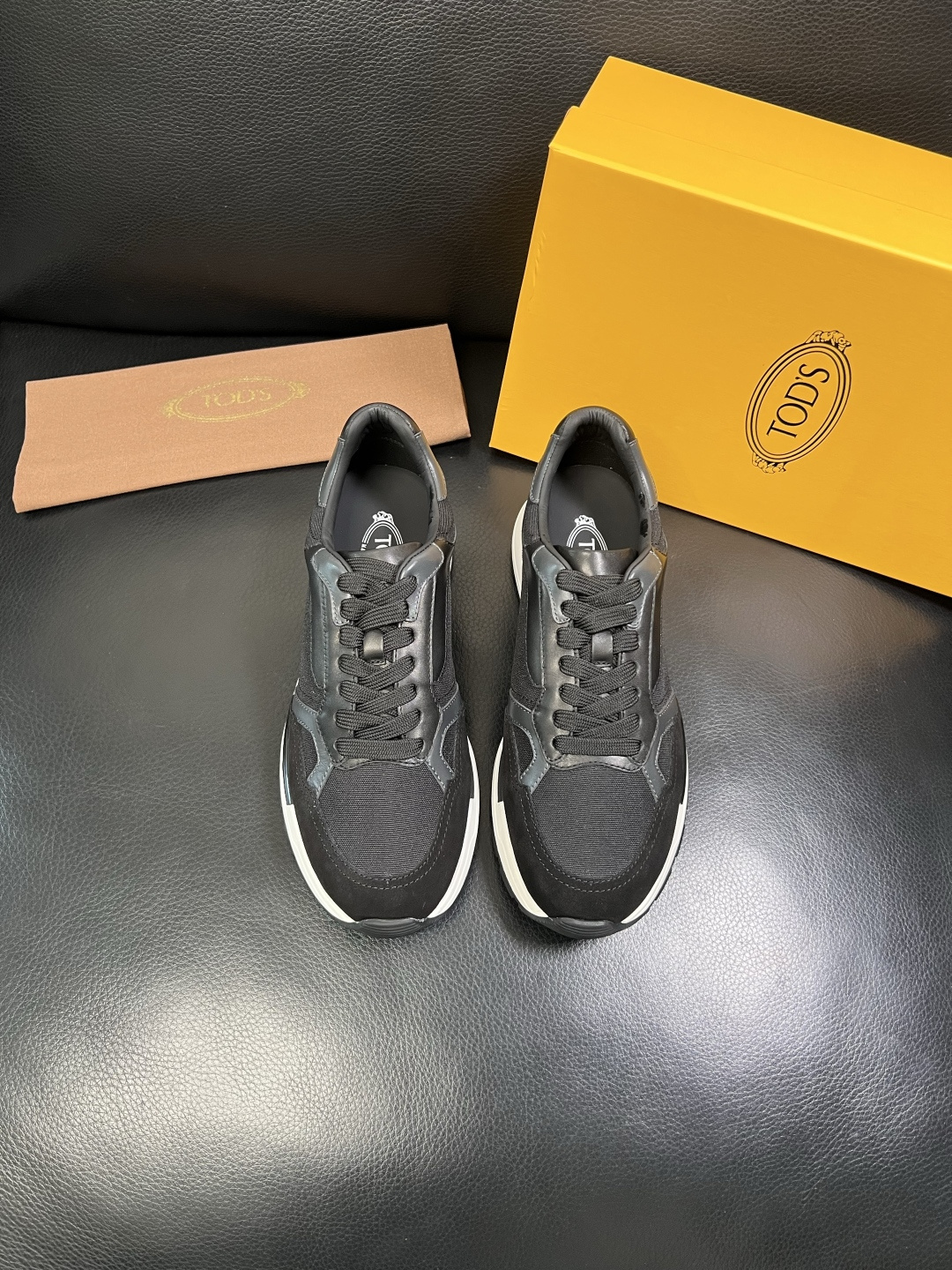 Tods 高品质 顶级工艺品 托德斯 专柜新款原厂配置，意大利进口牛皮拼布面料，进口牛里垫，透气舒适，鞋
