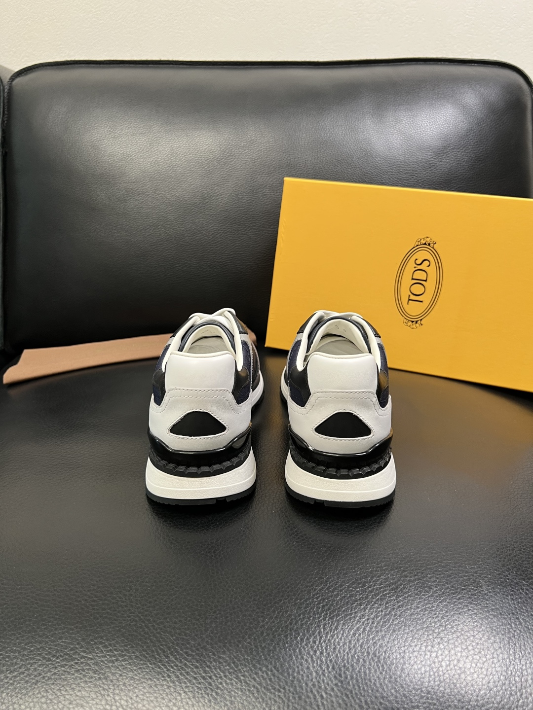 Tods 高品质 顶级工艺品 托德斯 专柜新款原厂配置，意大利进口牛皮拼布面料，进口牛里垫，透气舒适，鞋