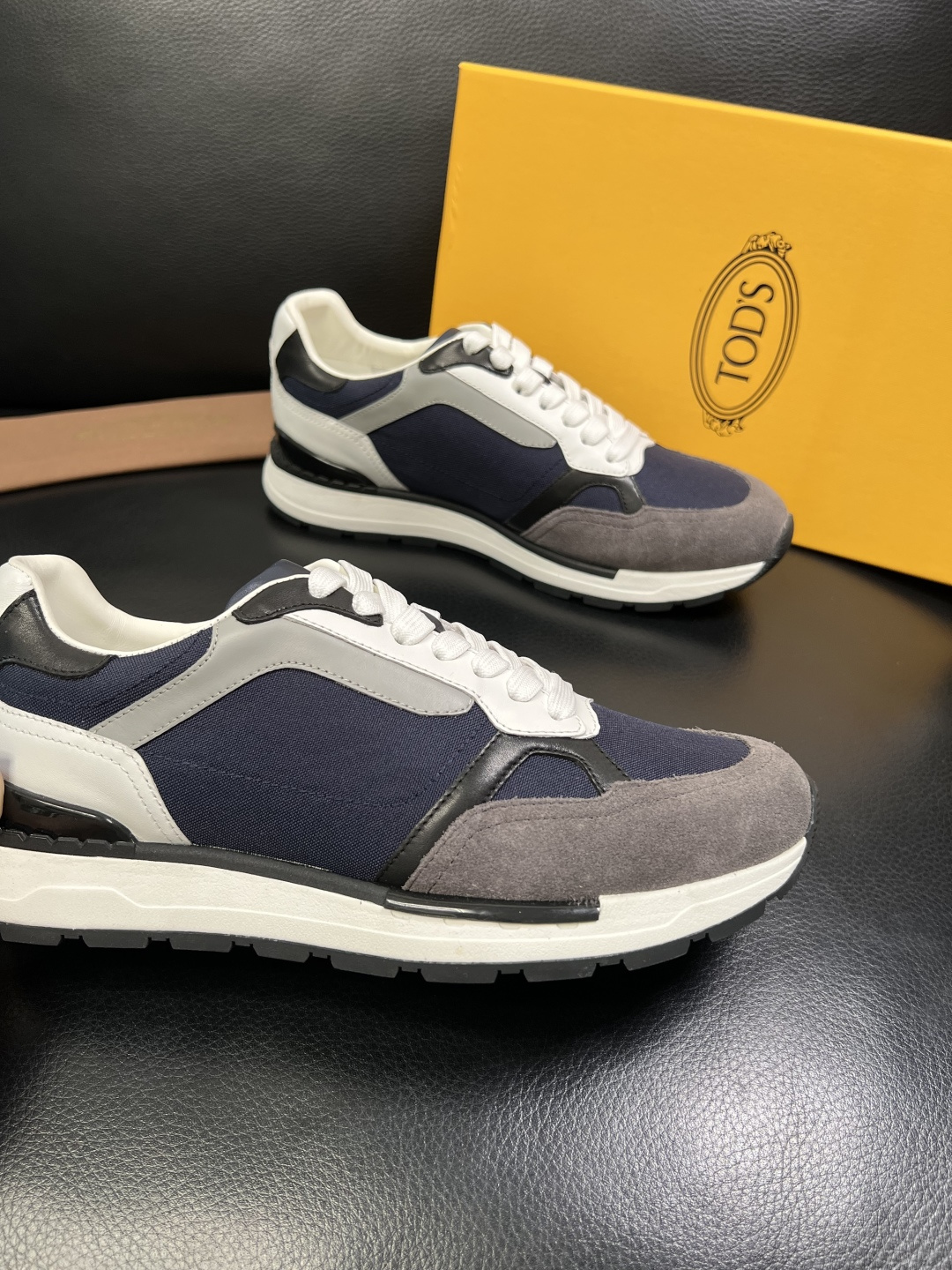 Tods 高品质 顶级工艺品 托德斯 专柜新款原厂配置，意大利进口牛皮拼布面料，进口牛里垫，透气舒适，鞋