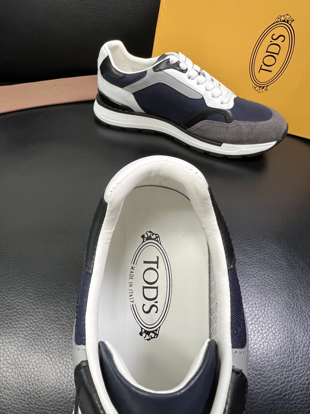 Tods 高品质 顶级工艺品 托德斯 专柜新款原厂配置，意大利进口牛皮拼布面料，进口牛里垫，透气舒适，鞋