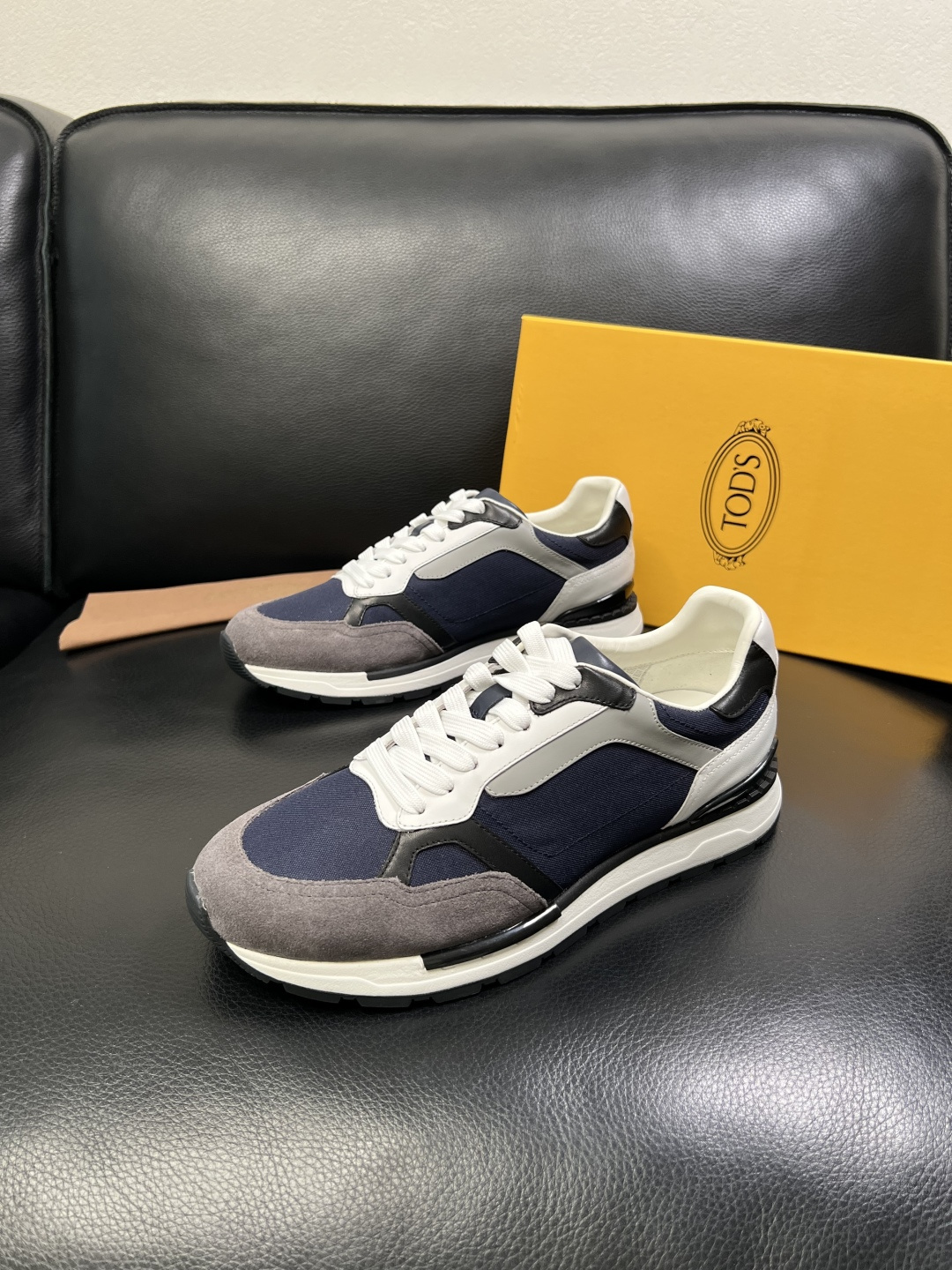 Tods 高品质 顶级工艺品 托德斯 专柜新款原厂配置，意大利进口牛皮拼布面料，进口牛里垫，透气舒适，鞋