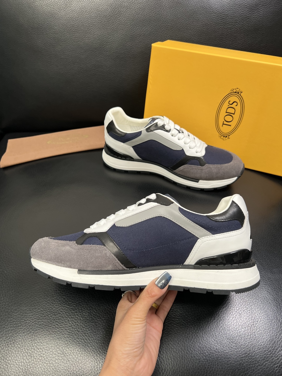 Tods 高品质 顶级工艺品 托德斯 专柜新款原厂配置，意大利进口牛皮拼布面料，进口牛里垫，透气舒适，鞋