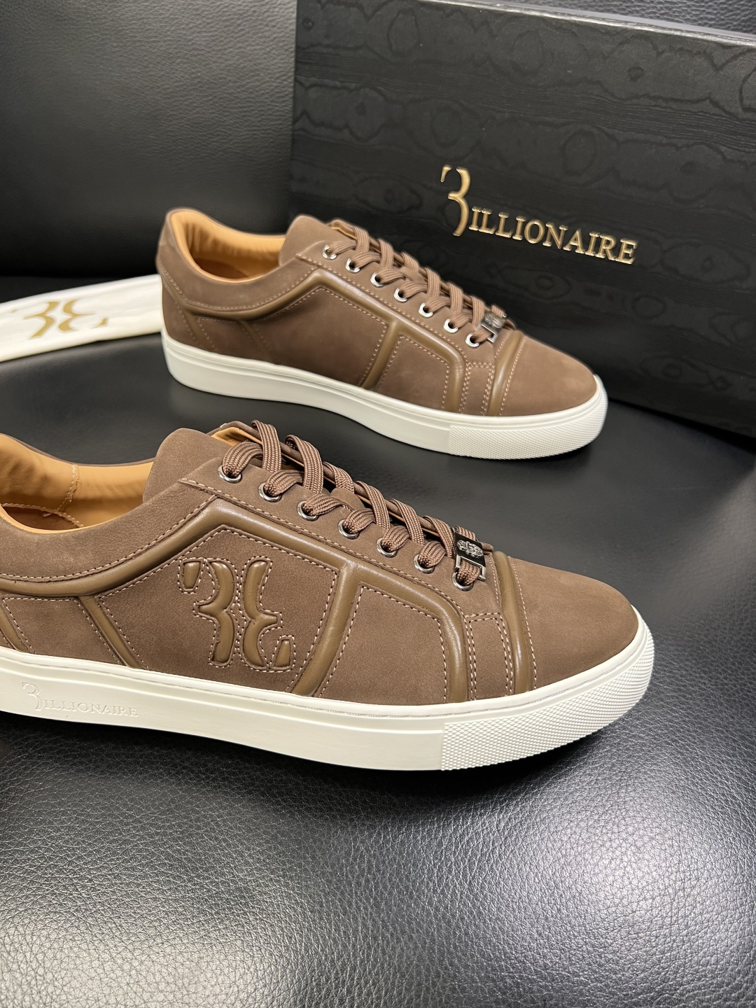 Billionaire 高品质 顶级工艺品 亿万富翁 专柜新款原厂配置，意大利进口牛皮面料，进口牛里垫，