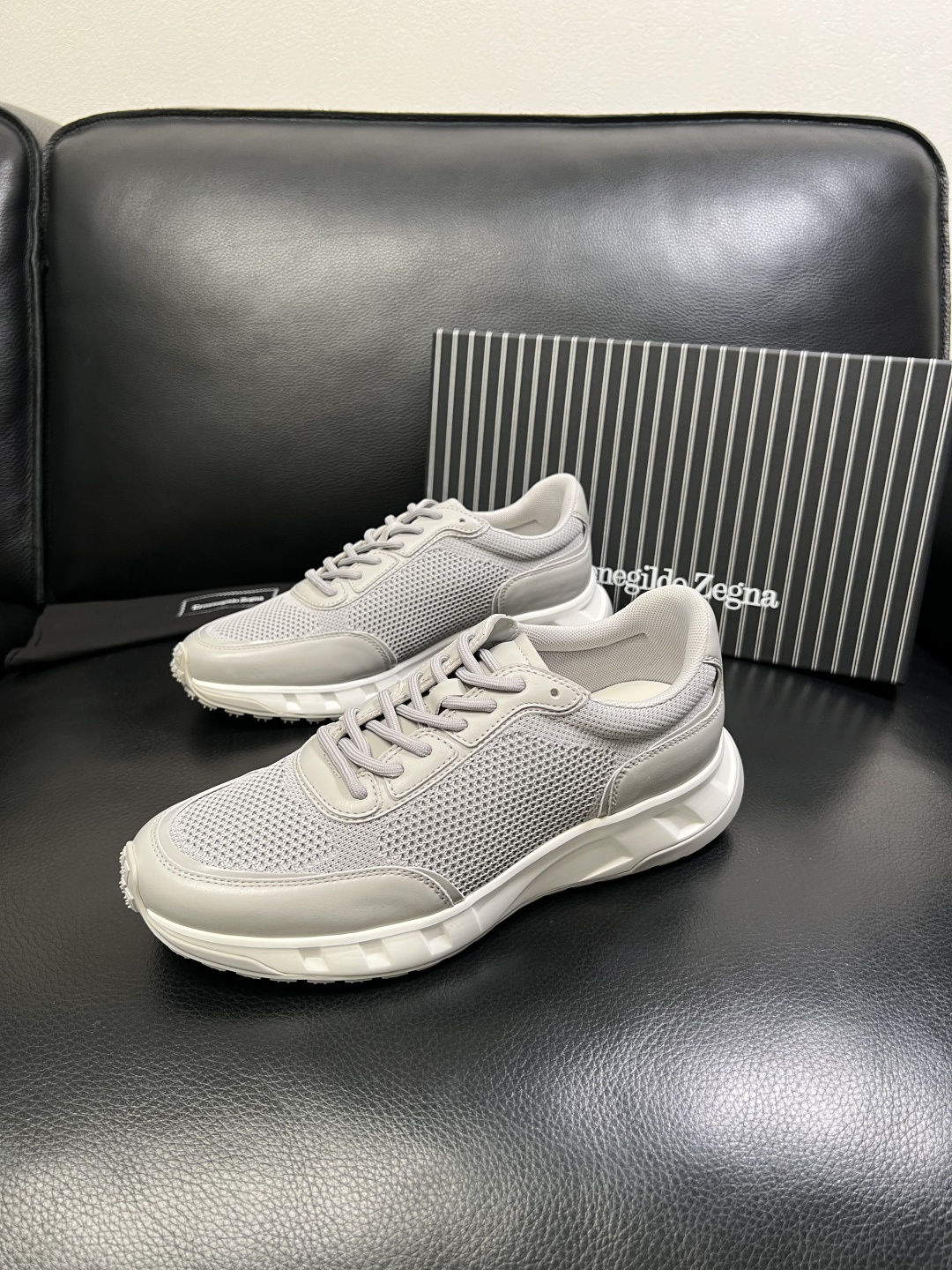 Zegna 高品质 顶级工艺品 杰尼亚 专柜新款原厂配置，意大利进口牛皮面料，进口牛里垫，透气舒适，鞋底