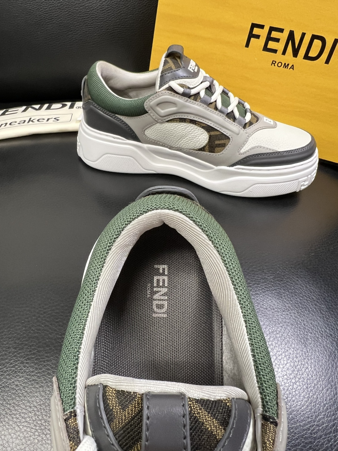 FENDI 高品质 顶级工艺品，芬迪 专柜同步，原厂配置意大利进口牛皮飞织面料，进口牛皮内里垫，透气舒适