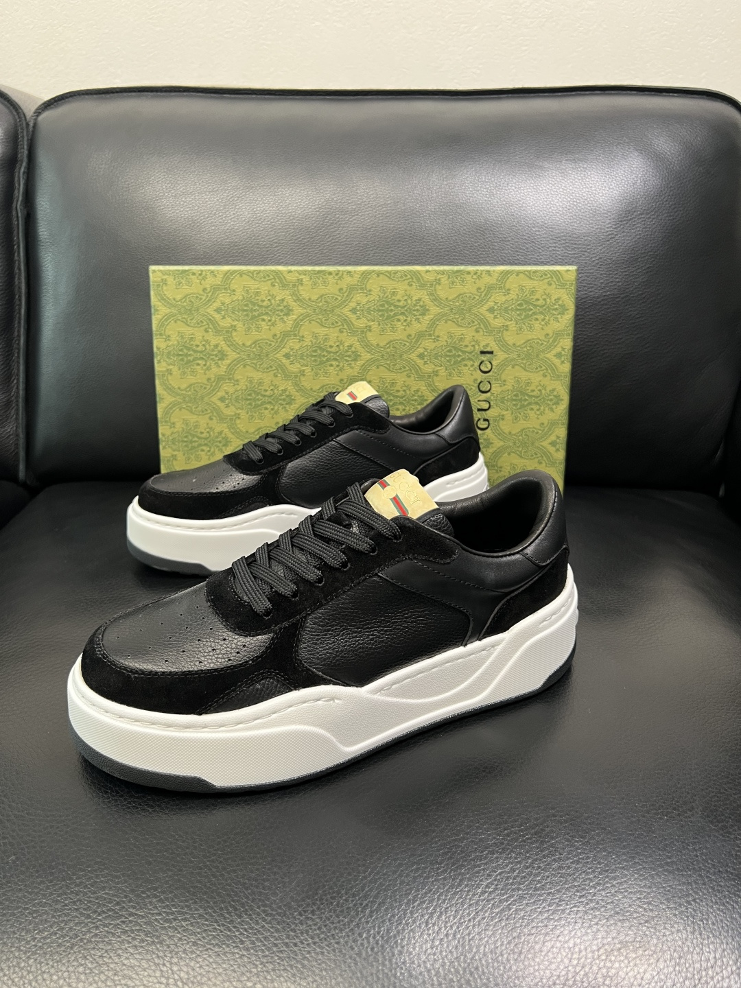 Gucci 高品质 顶级工艺品 古奇 专柜新款原厂配置，意大利进口牛皮面料，进口牛皮内里垫，透气舒适，鞋