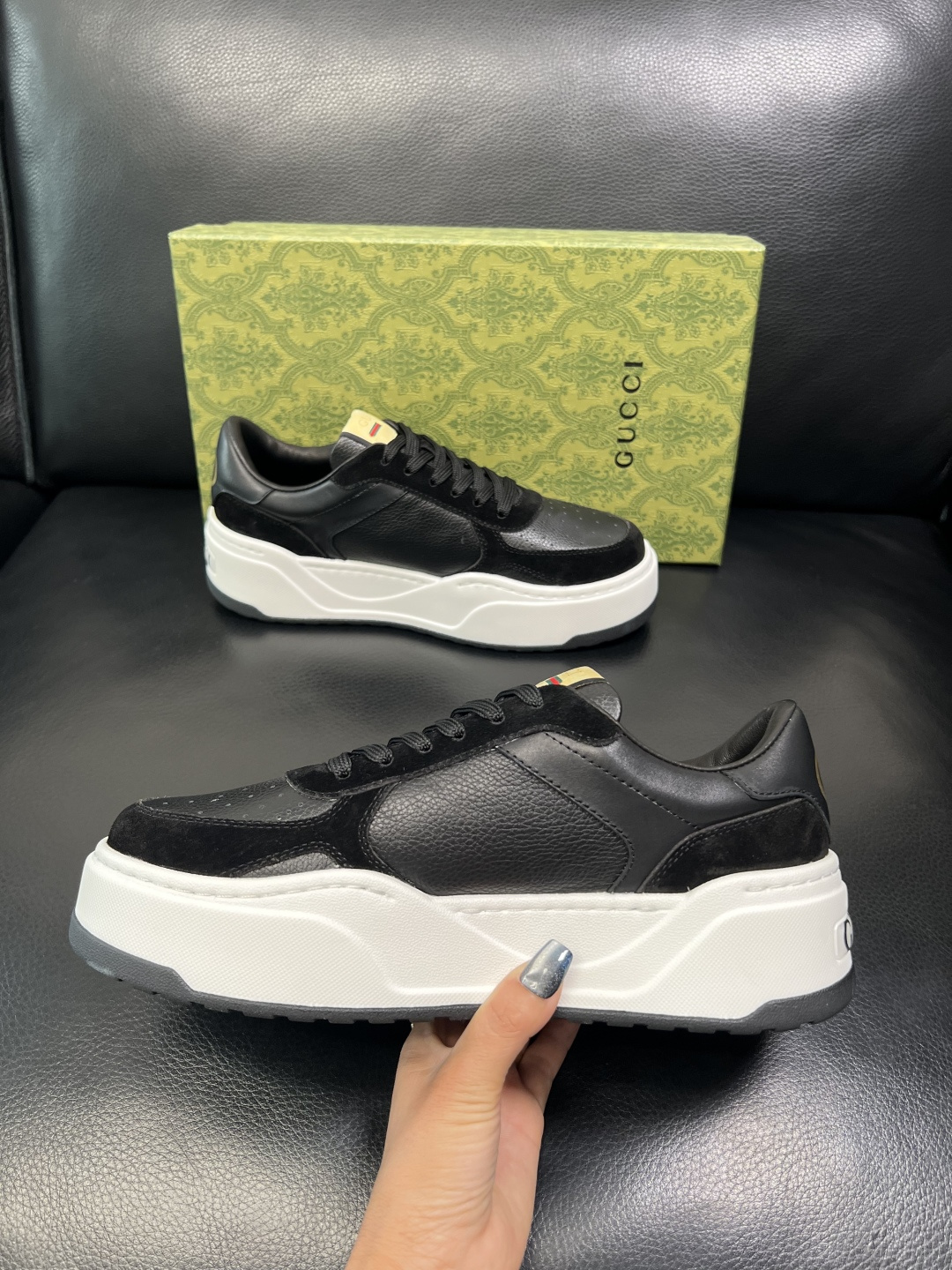 Gucci 高品质 顶级工艺品 古奇 专柜新款原厂配置，意大利进口牛皮面料，进口牛皮内里垫，透气舒适，鞋