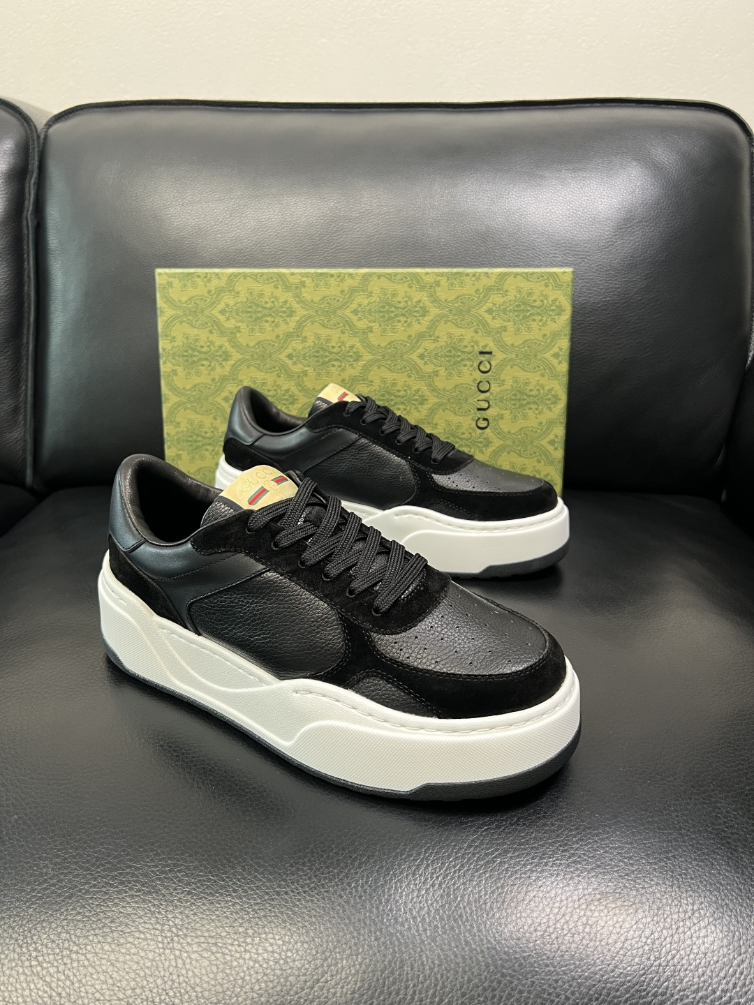 Gucci 高品质 顶级工艺品 古奇 专柜新款原厂配置，意大利进口牛皮面料，进口牛皮内里垫，透气舒适，鞋