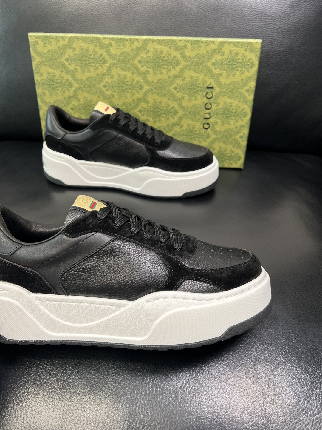 Gucci 高品质 顶级工艺品 古奇 专柜新款原厂配置，意大利进口牛皮面料，进口牛皮内里垫，透气舒适，鞋