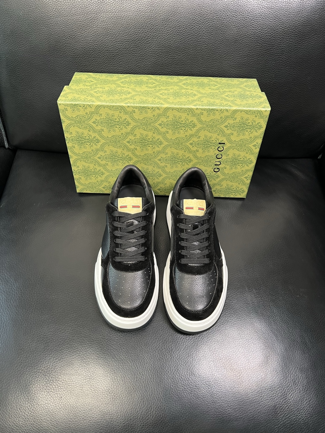 Gucci 高品质 顶级工艺品 古奇 专柜新款原厂配置，意大利进口牛皮面料，进口牛皮内里垫，透气舒适，鞋