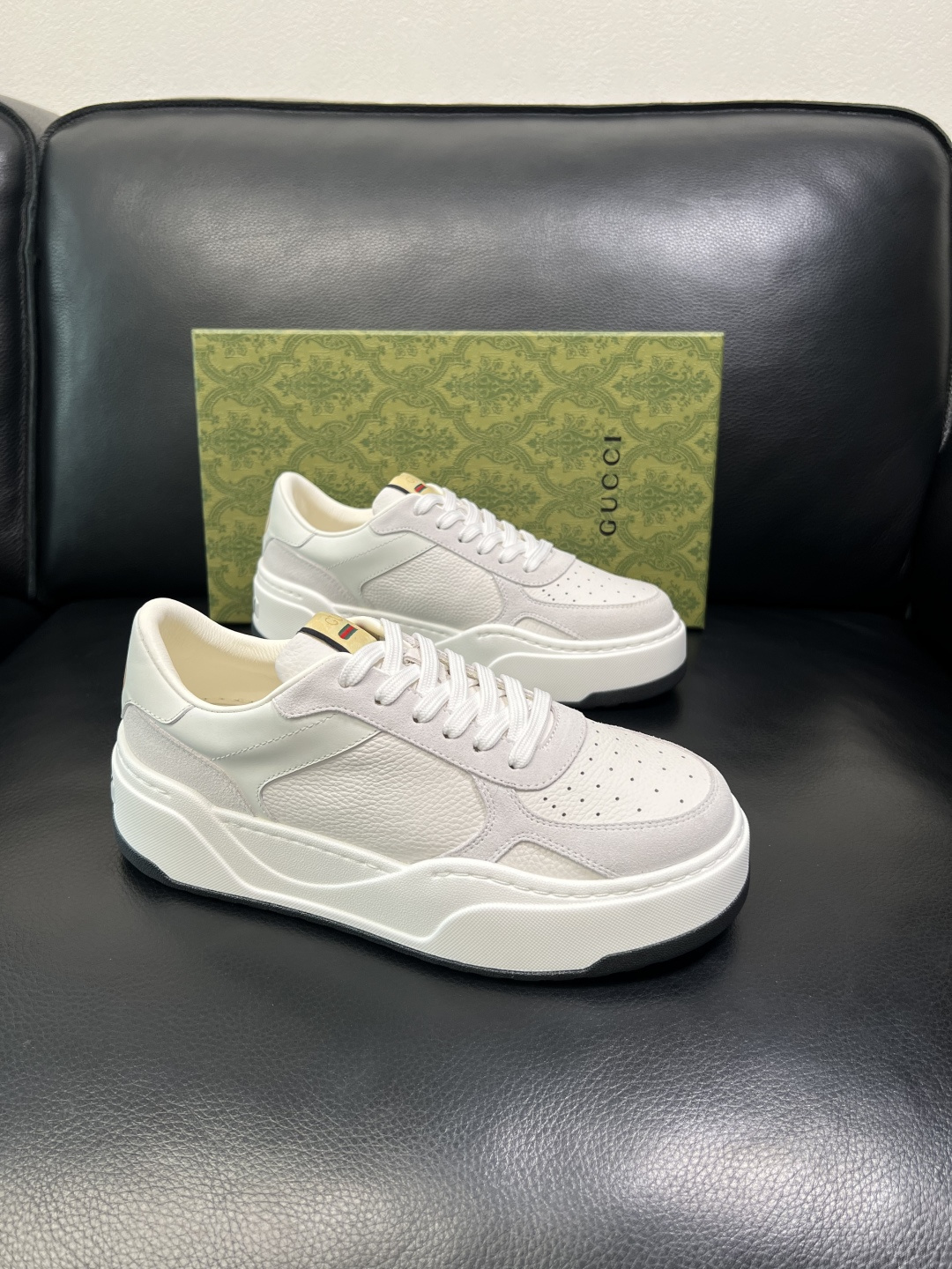 Gucci 高品质 顶级工艺品 古奇 专柜新款原厂配置，意大利进口牛皮面料，进口牛皮内里垫，透气舒适，鞋