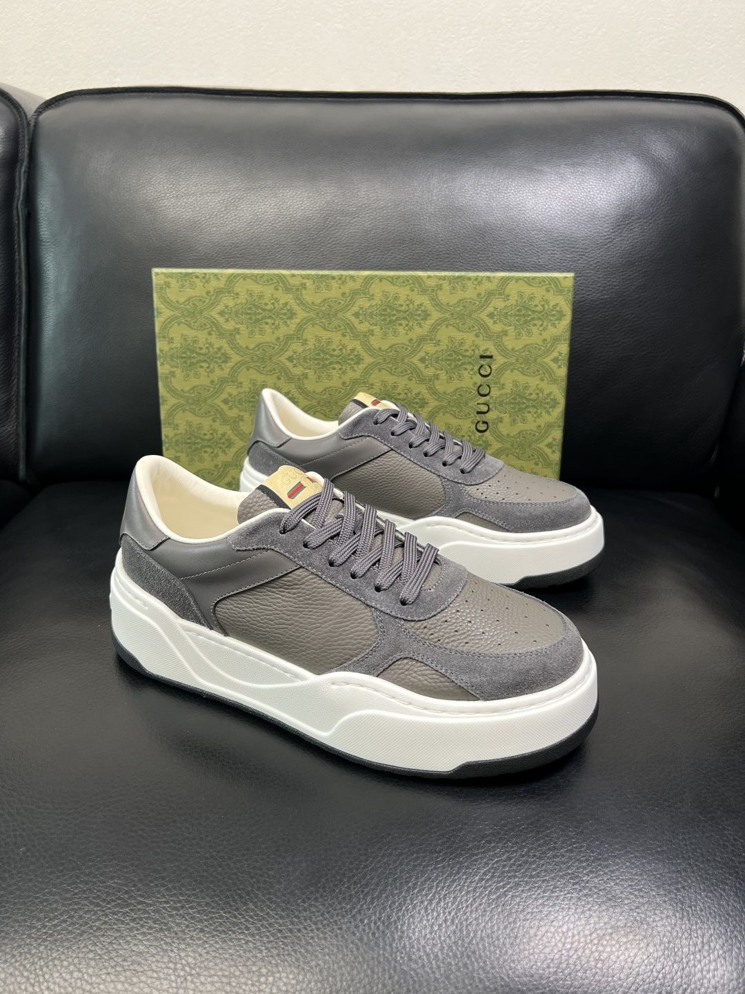 Gucci 高品质 顶级工艺品 古奇 专柜新款原厂配置，意大利进口牛皮面料，进口牛皮内里垫，透气舒适，鞋