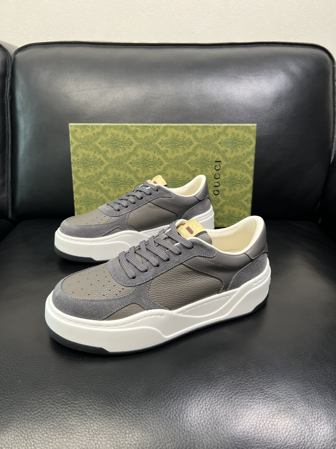 Gucci 高品质 顶级工艺品 古奇 专柜新款原厂配置，意大利进口牛皮面料，进口牛皮内里垫，透气舒适，鞋