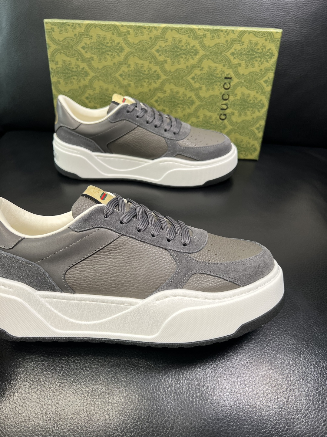 Gucci 高品质 顶级工艺品 古奇 专柜新款原厂配置，意大利进口牛皮面料，进口牛皮内里垫，透气舒适，鞋