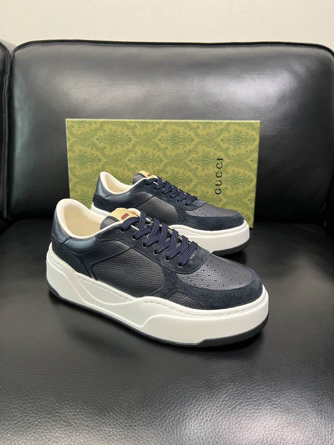 Gucci 高品质 顶级工艺品 古奇 专柜新款原厂配置，意大利进口牛皮面料，进口牛皮内里垫，透气舒适，鞋