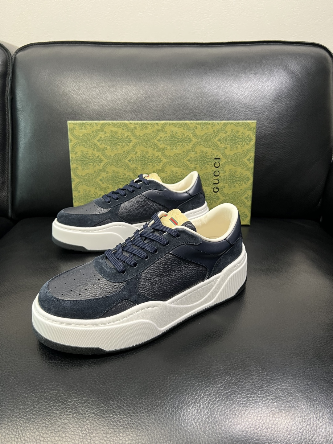 Gucci 高品质 顶级工艺品 古奇 专柜新款原厂配置，意大利进口牛皮面料，进口牛皮内里垫，透气舒适，鞋