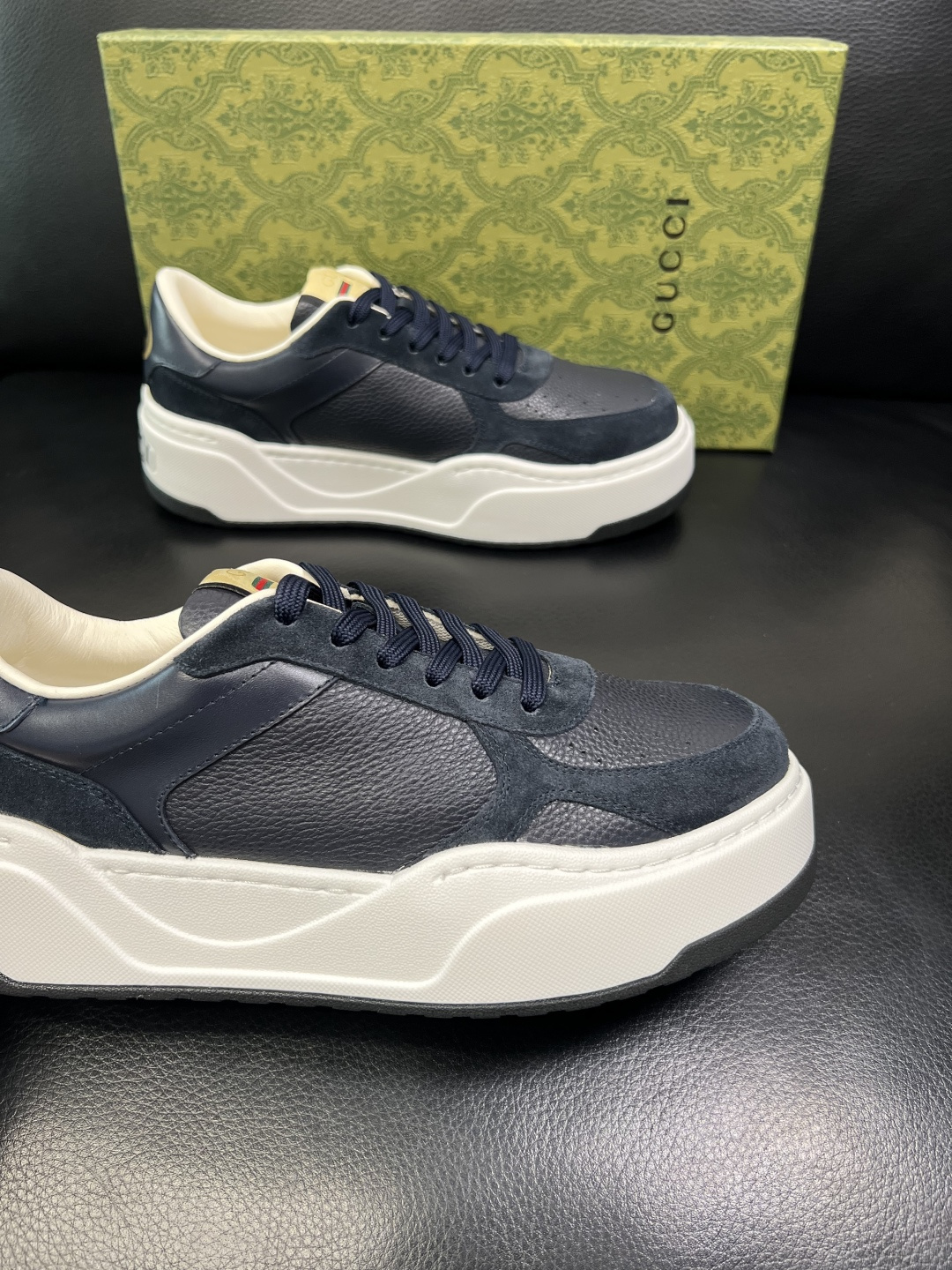 Gucci 高品质 顶级工艺品 古奇 专柜新款原厂配置，意大利进口牛皮面料，进口牛皮内里垫，透气舒适，鞋