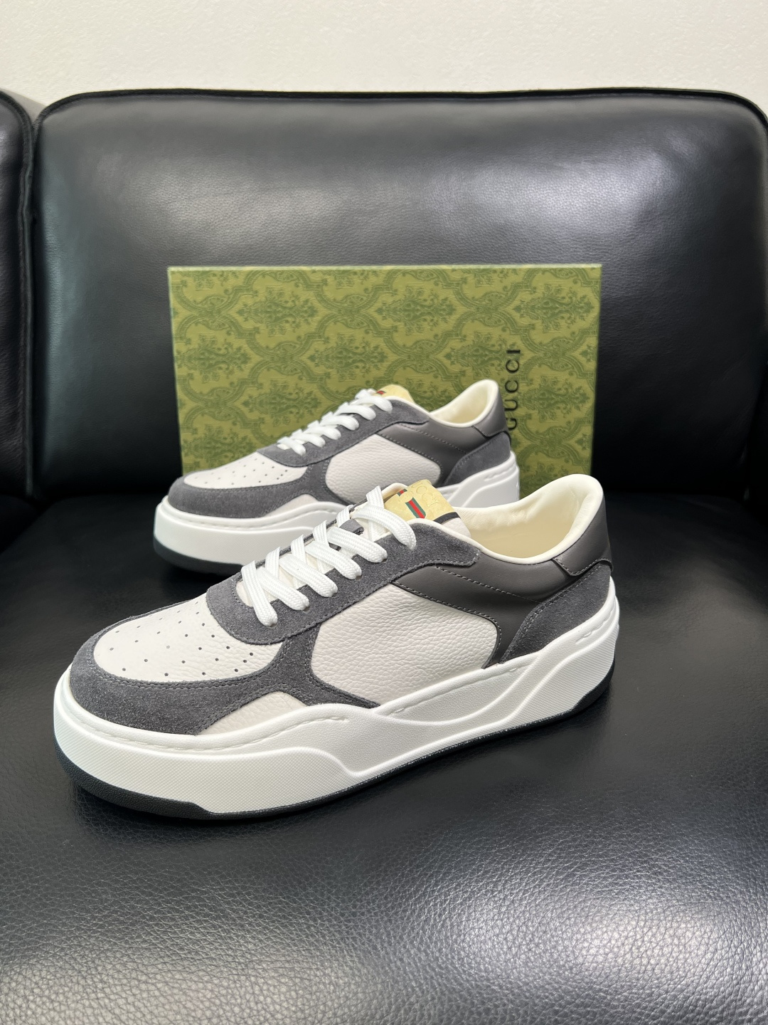 Gucci 高品质 顶级工艺品 古奇 专柜新款原厂配置，意大利进口牛皮面料，进口牛皮内里垫，透气舒适，鞋