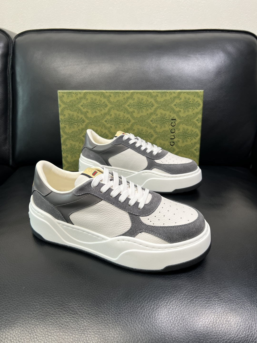 Gucci 高品质 顶级工艺品 古奇 专柜新款原厂配置，意大利进口牛皮面料，进口牛皮内里垫，透气舒适，鞋